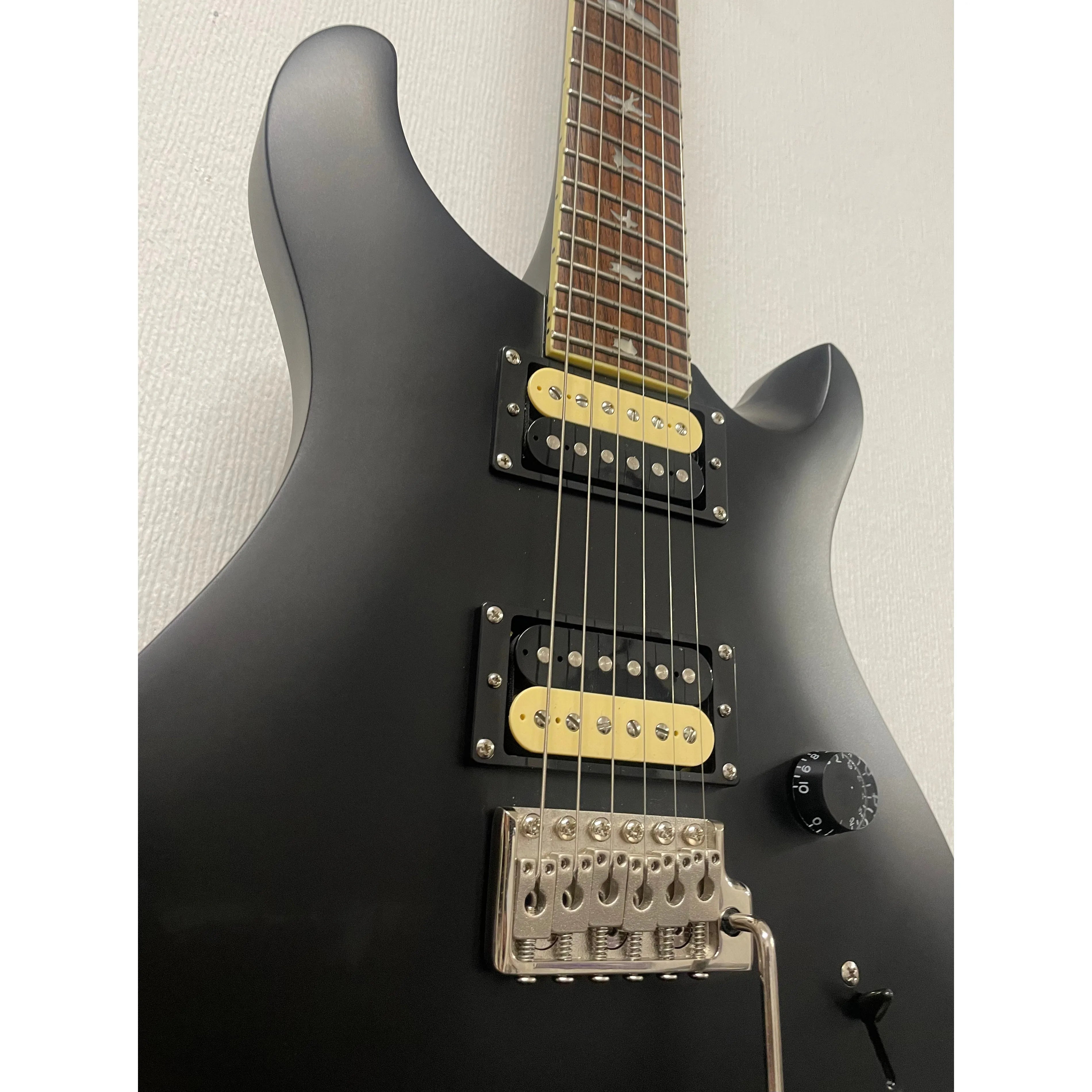 PRS Standard SE 24 Electric Guitar in Black Pre-Owned