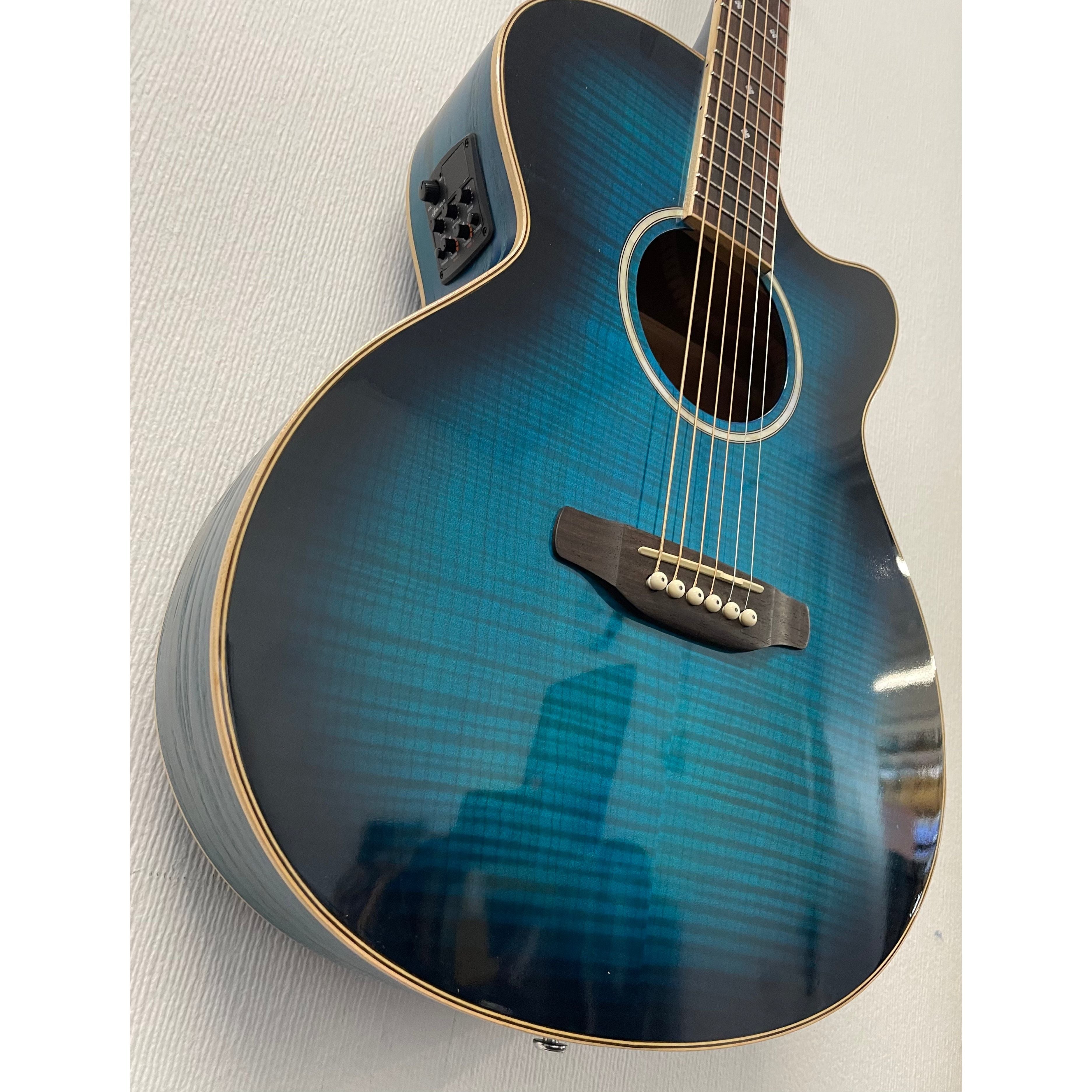 Aria Folk Size Electro Acoustic Guitar with Built in Effects FET-01FX SBL in Thru Blue with Original Gigbag Pre-Owned
