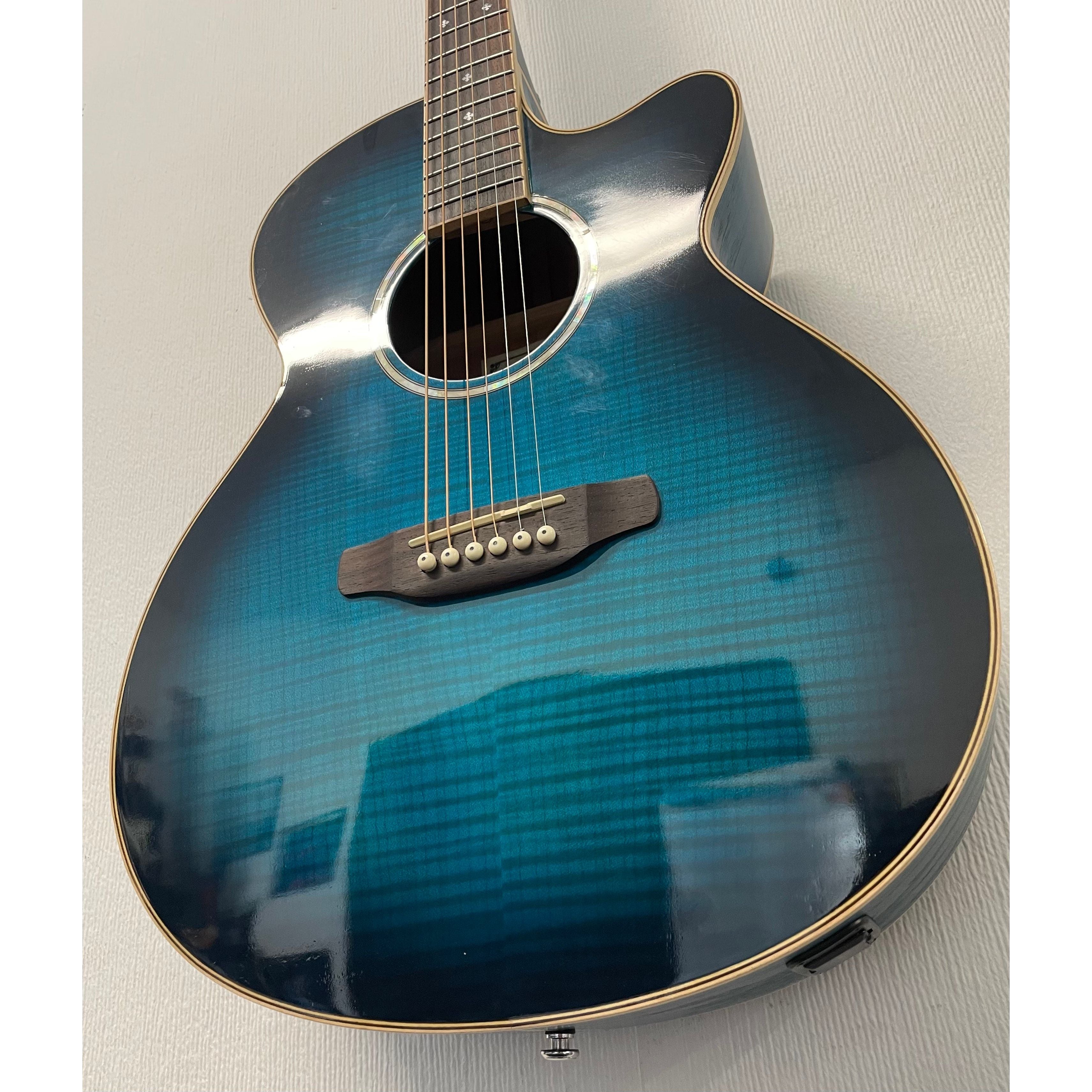 Aria Folk Size Electro Acoustic Guitar with Built in Effects FET-01FX SBL in Thru Blue with Original Gigbag Pre-Owned