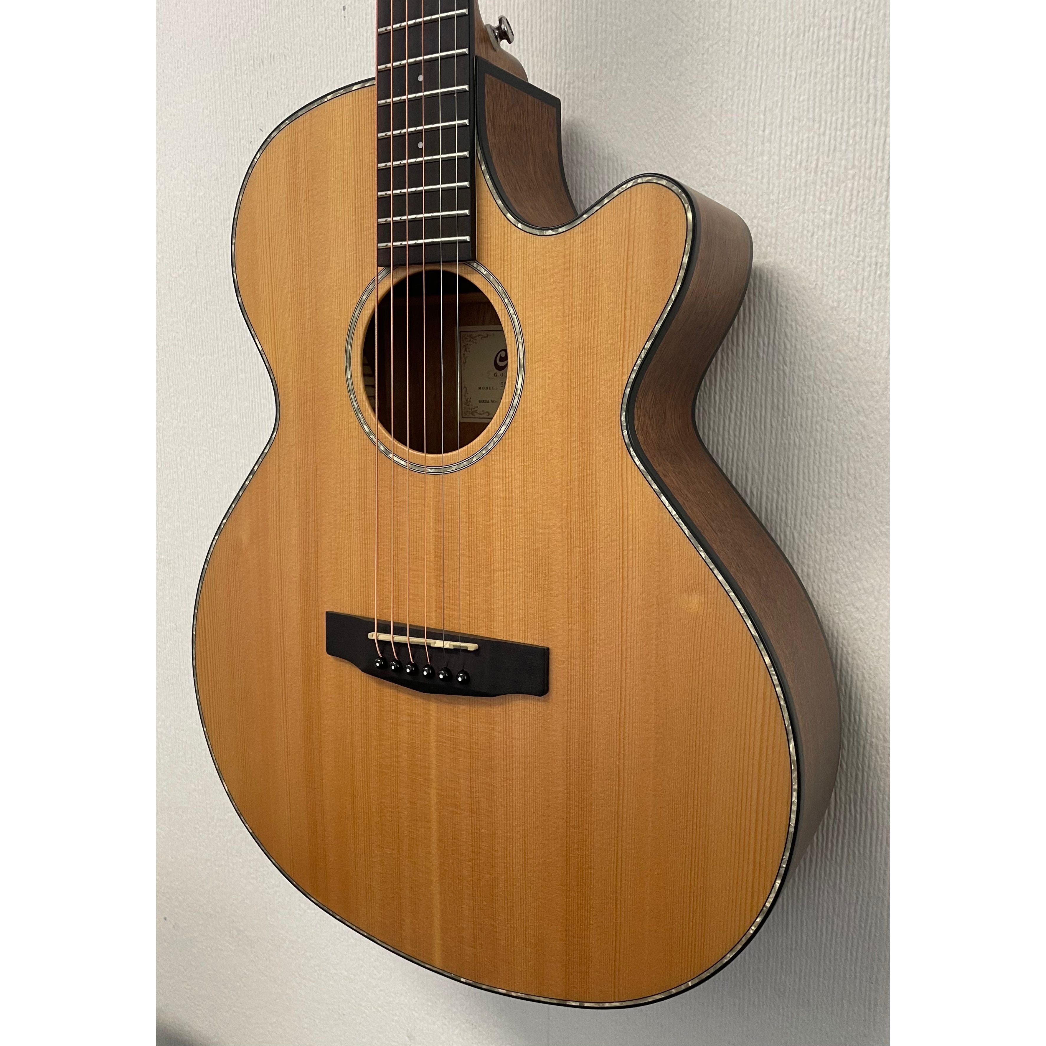 Cort Electro Acoustic Slimline Guitar SFX E NS in Natural Satin Finish Pre-Owned