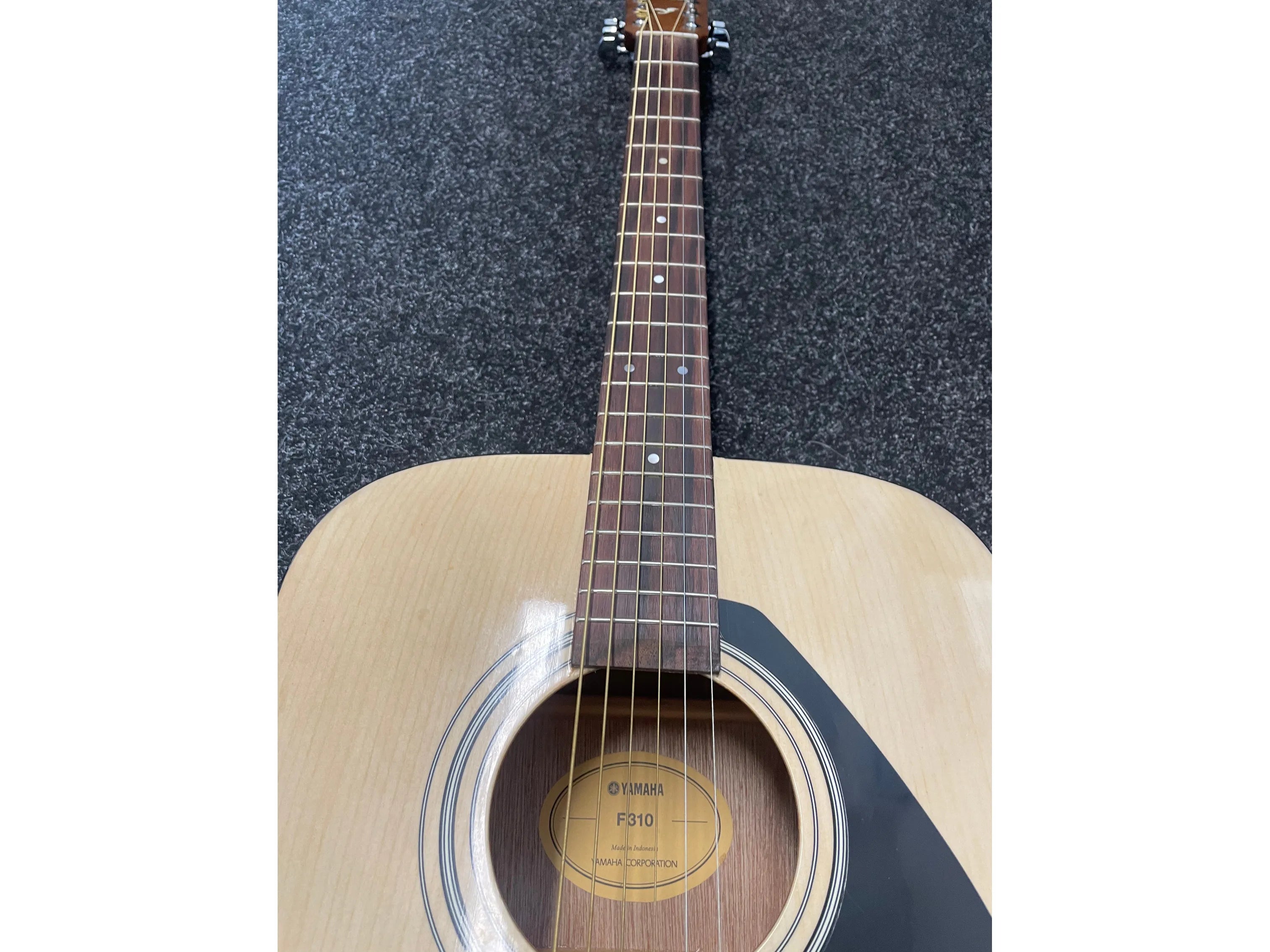 Yamaha F310 Acoustic Guitar in Natural - Pre-Owned