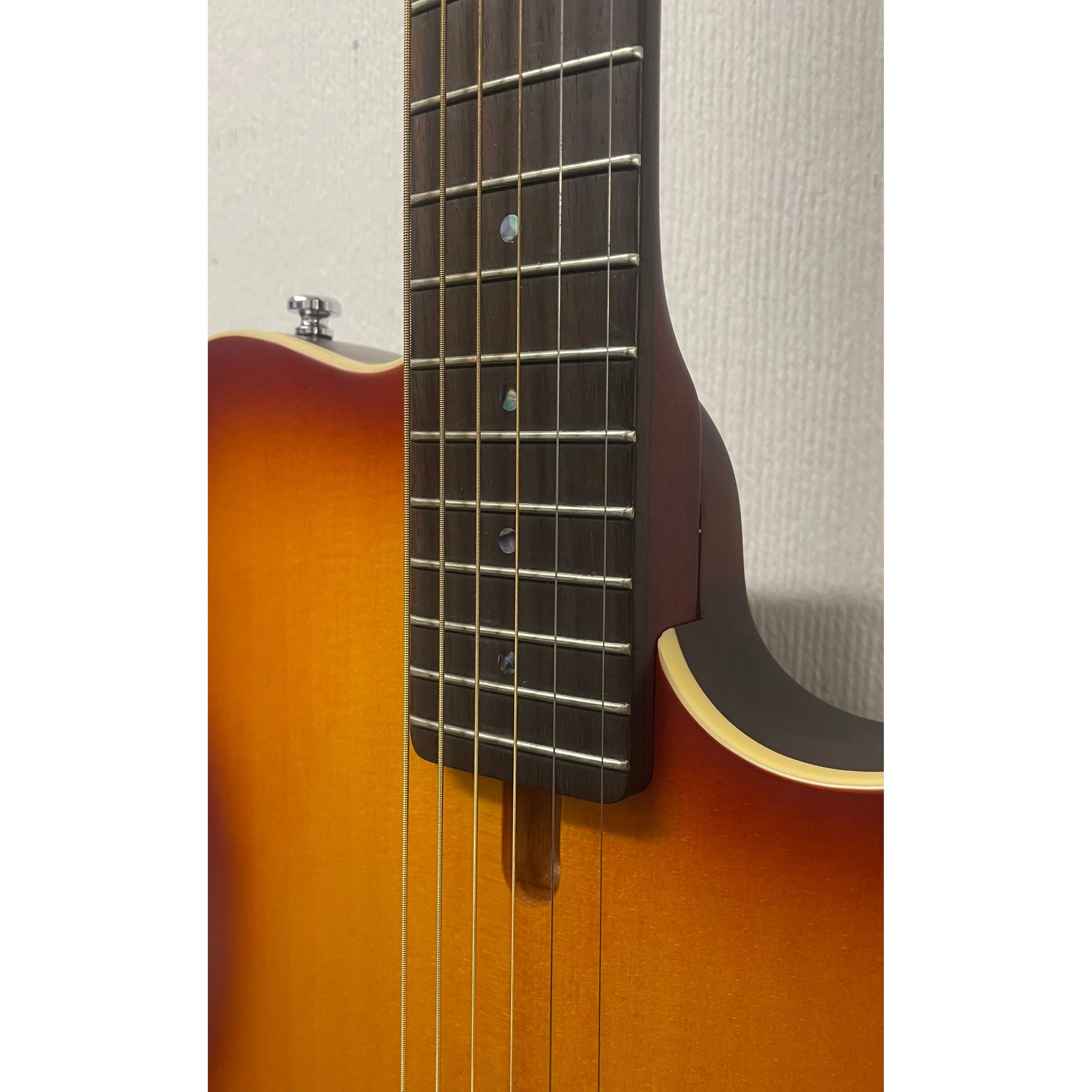 Larry Carlton G5A Acousticaster Hybrid Guitar in Tobacco Sunburst Pre-Owned