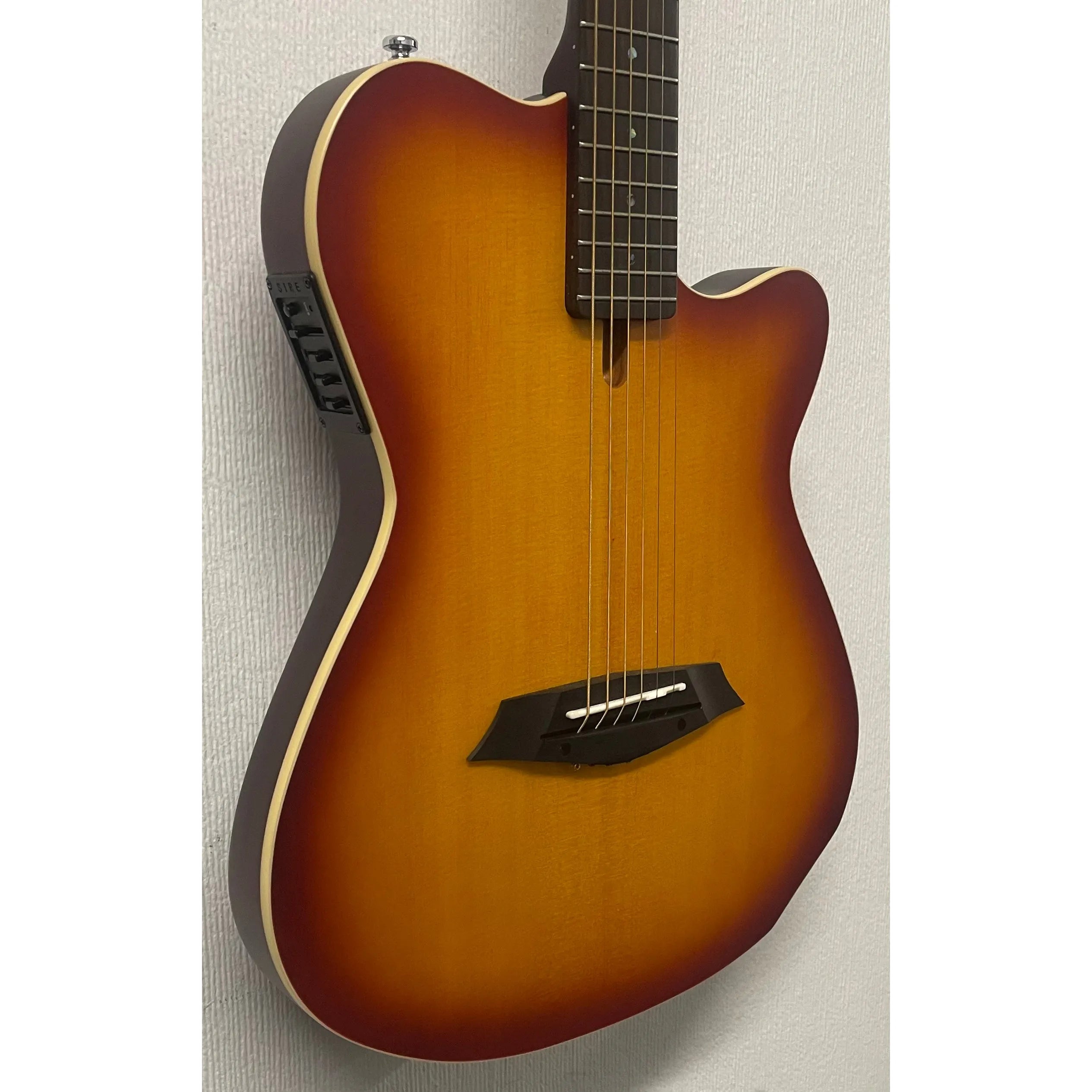 Larry Carlton G5A Acousticaster Hybrid Guitar in Tobacco Sunburst Pre-Owned