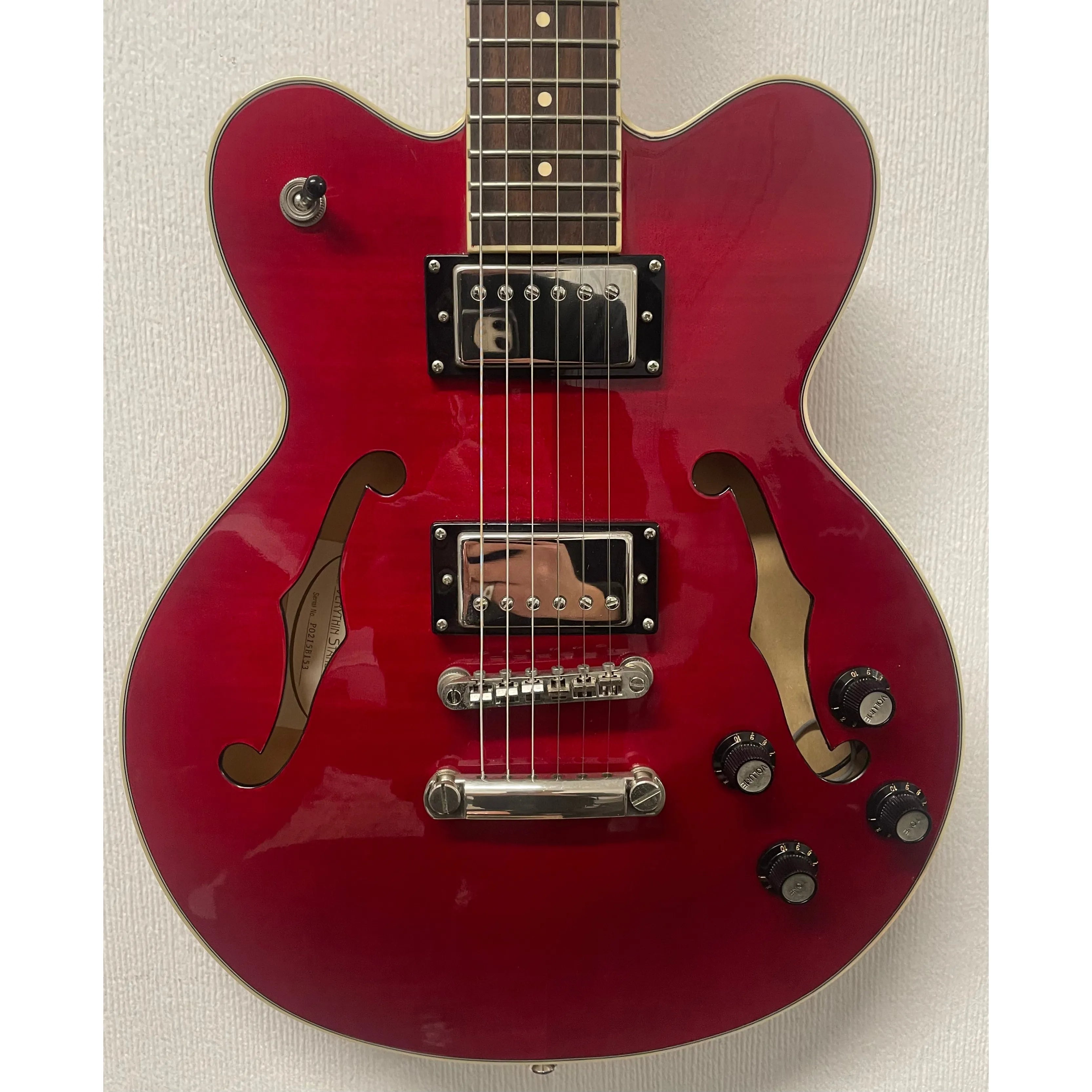 Hofner Verythin Contemporary Standard D Electric Guitar in Cherry Red Pre-Owned