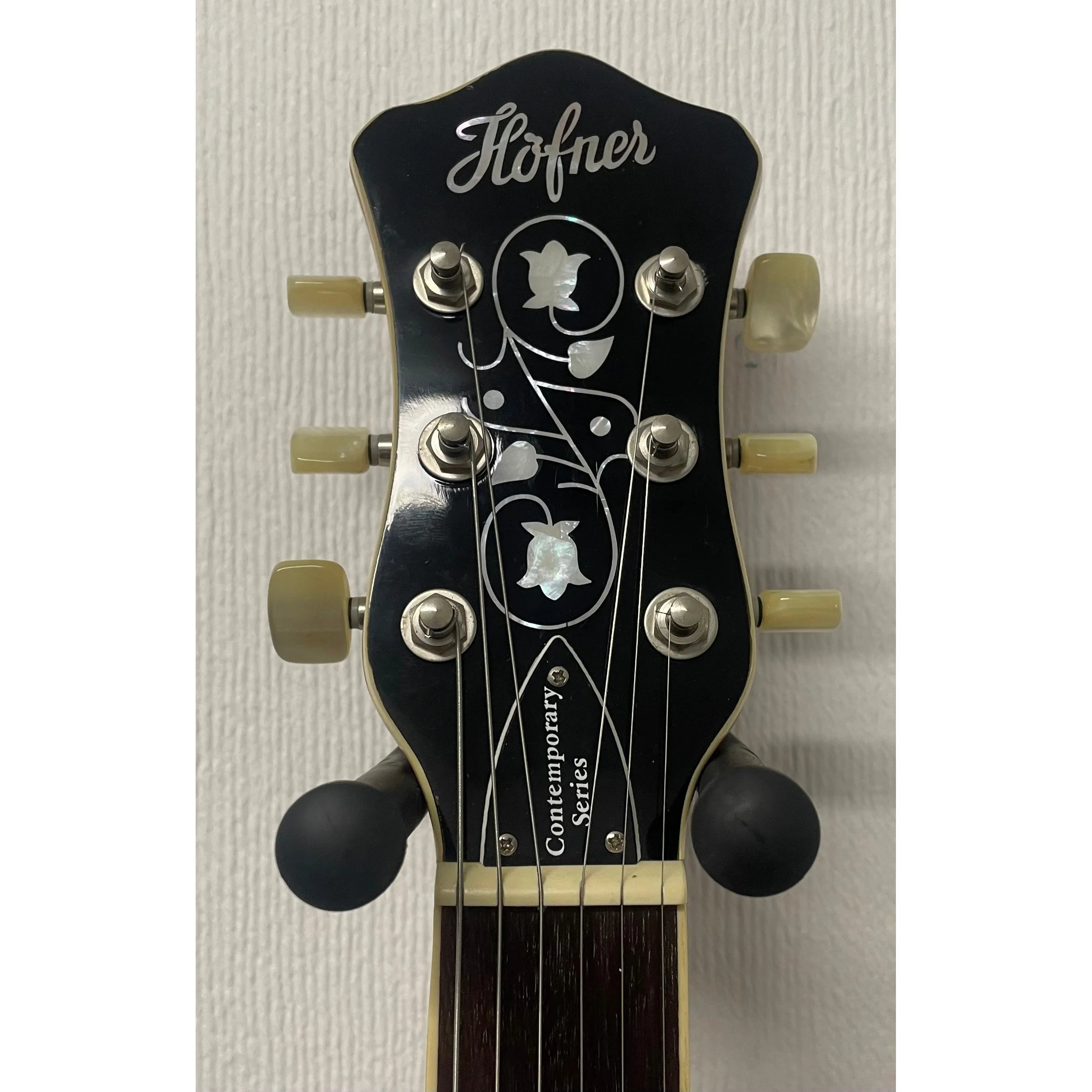 Hofner Verythin Contemporary Standard D Electric Guitar in Cherry Red Pre-Owned