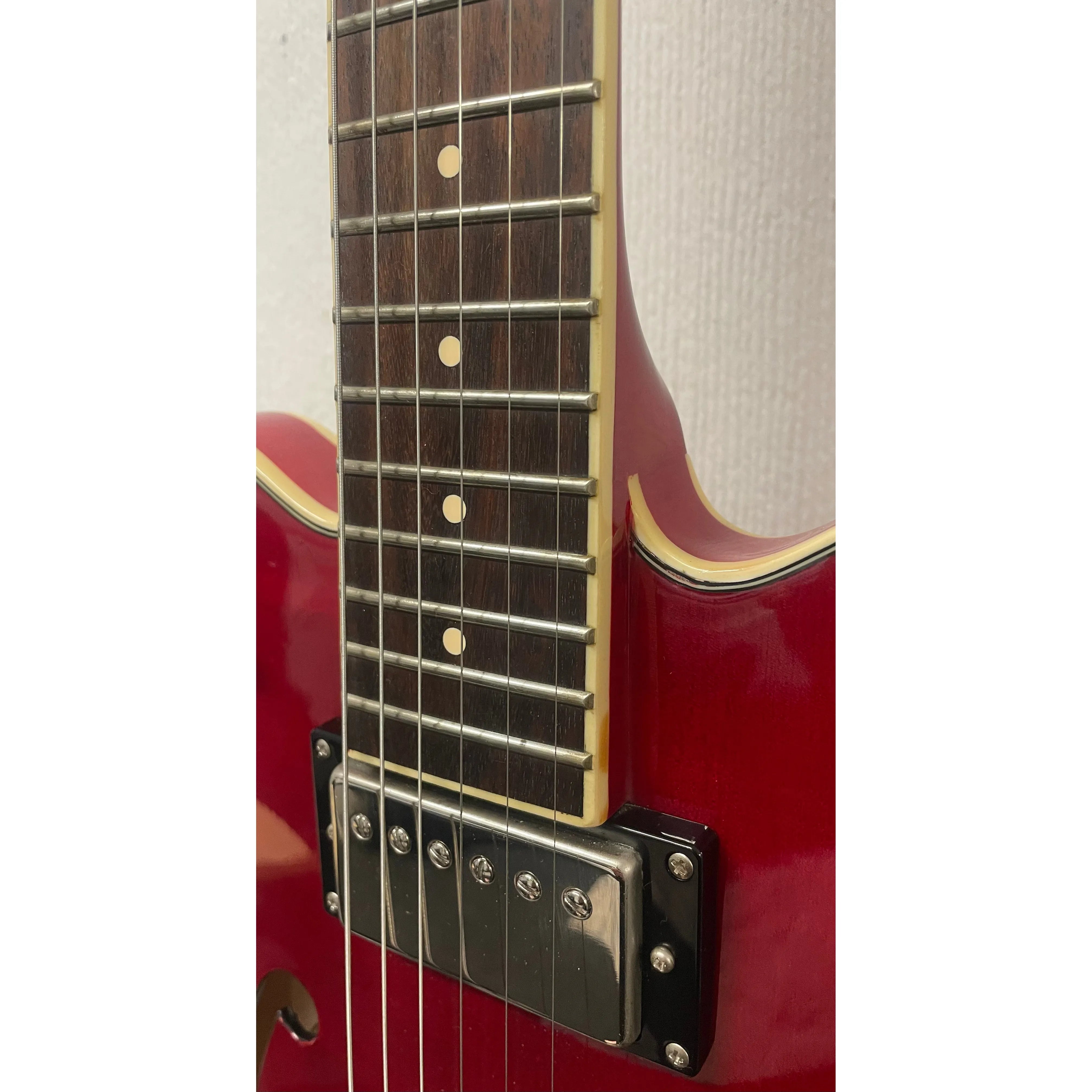 Hofner Verythin Contemporary Standard D Electric Guitar in Cherry Red Pre-Owned