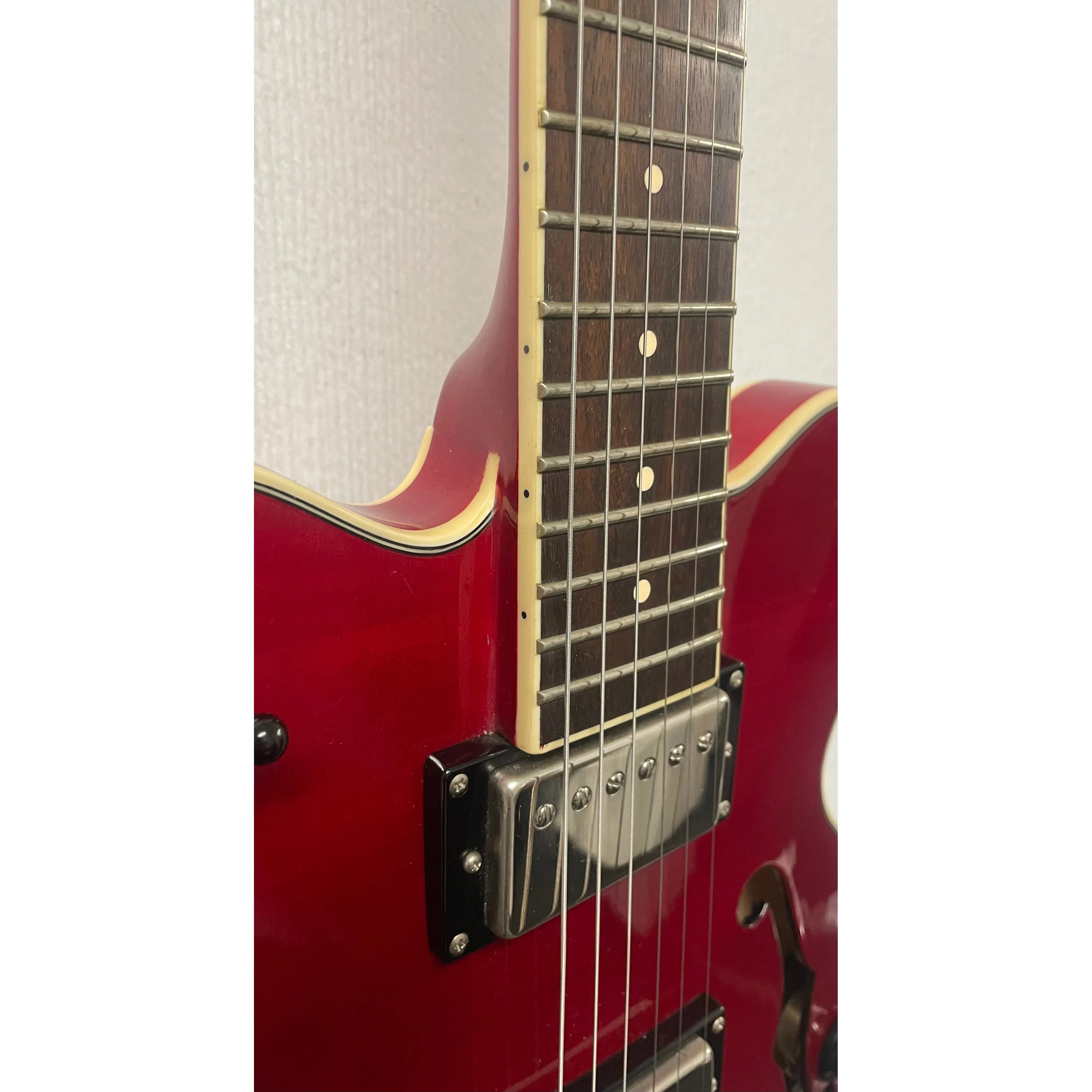 Hofner Verythin Contemporary Standard D Electric Guitar in Cherry Red Pre-Owned