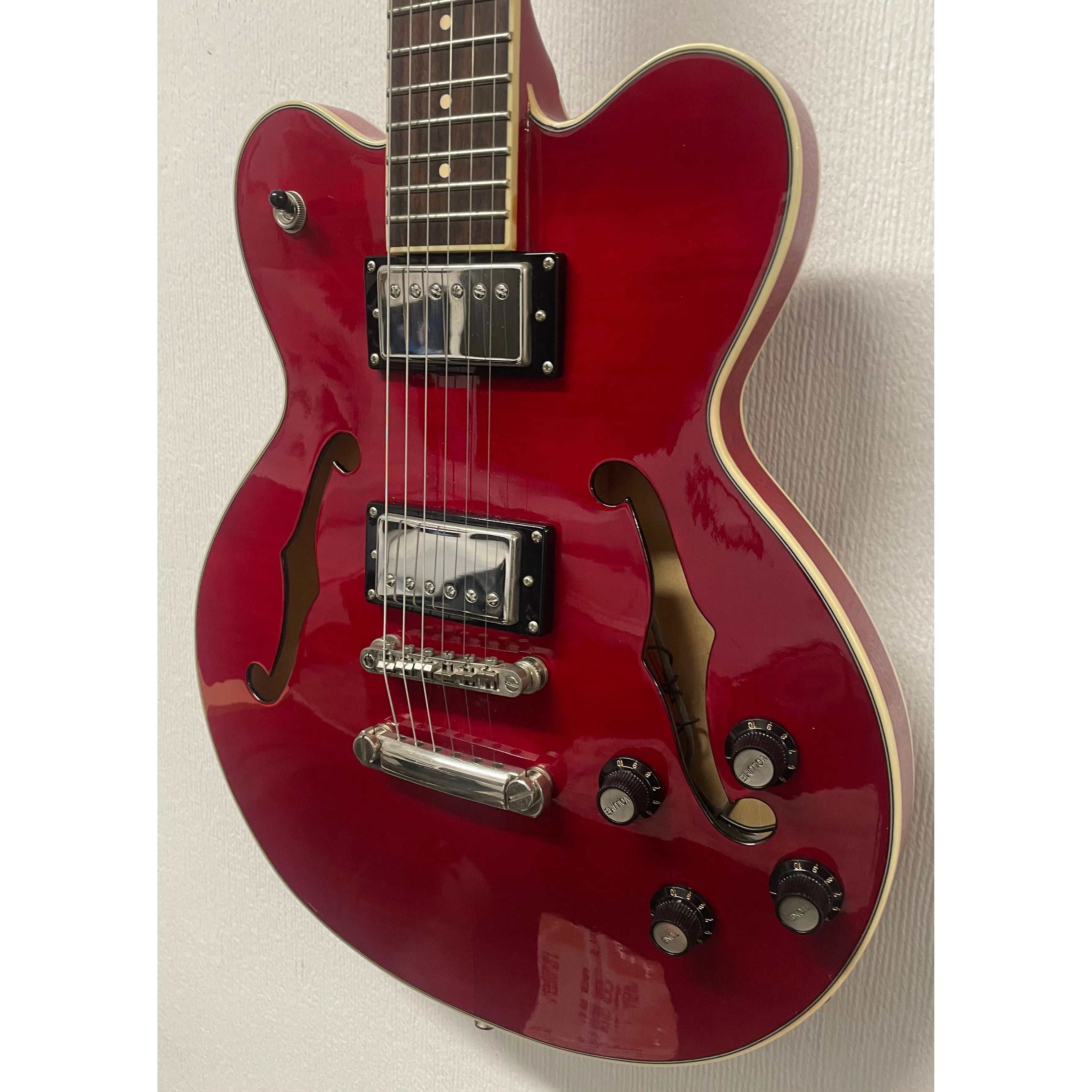 Hofner Verythin Contemporary Standard D Electric Guitar in Cherry Red Pre-Owned