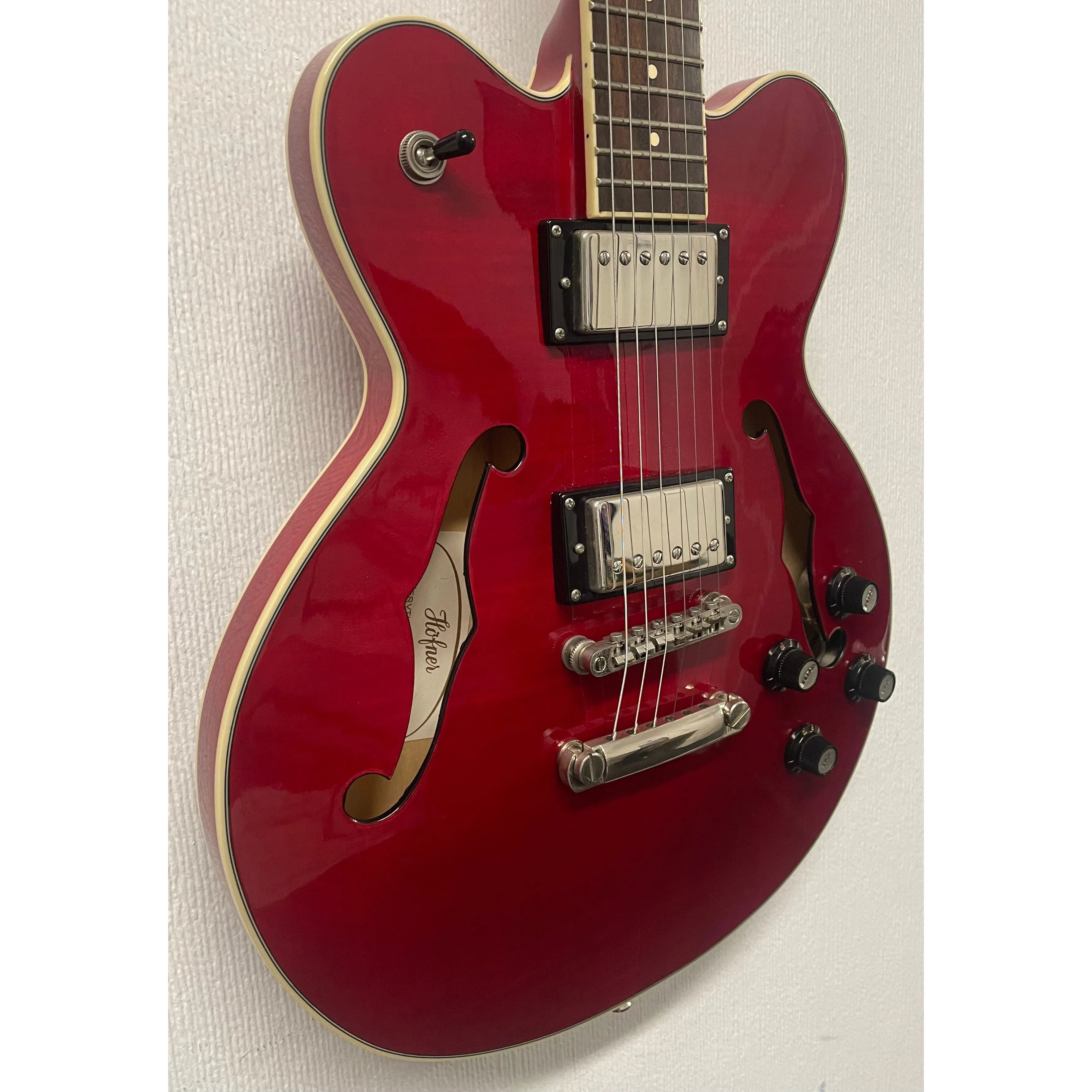 Hofner Verythin Contemporary Standard D Electric Guitar in Cherry Red Pre-Owned