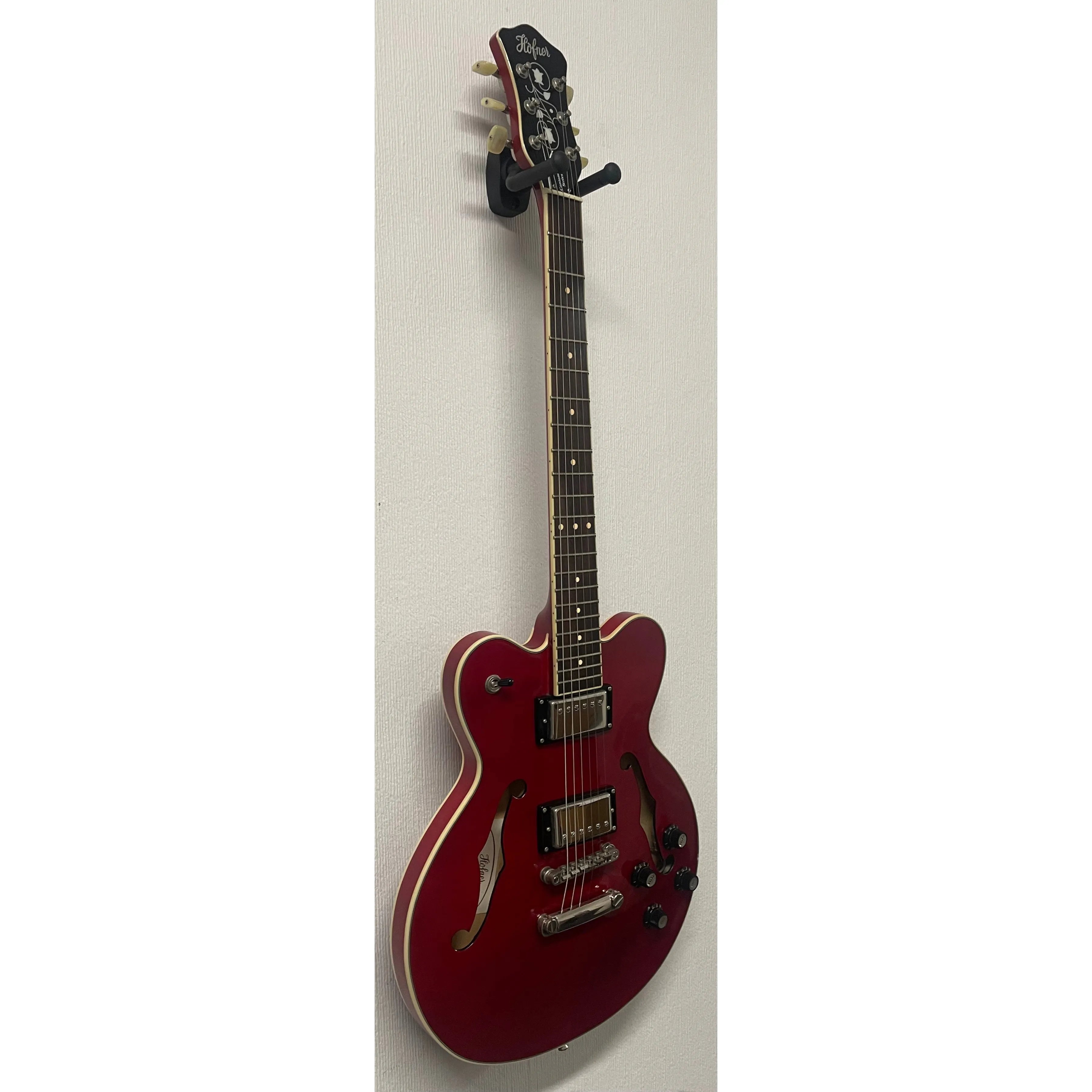 Hofner Verythin Contemporary Standard D Electric Guitar in Cherry Red Pre-Owned