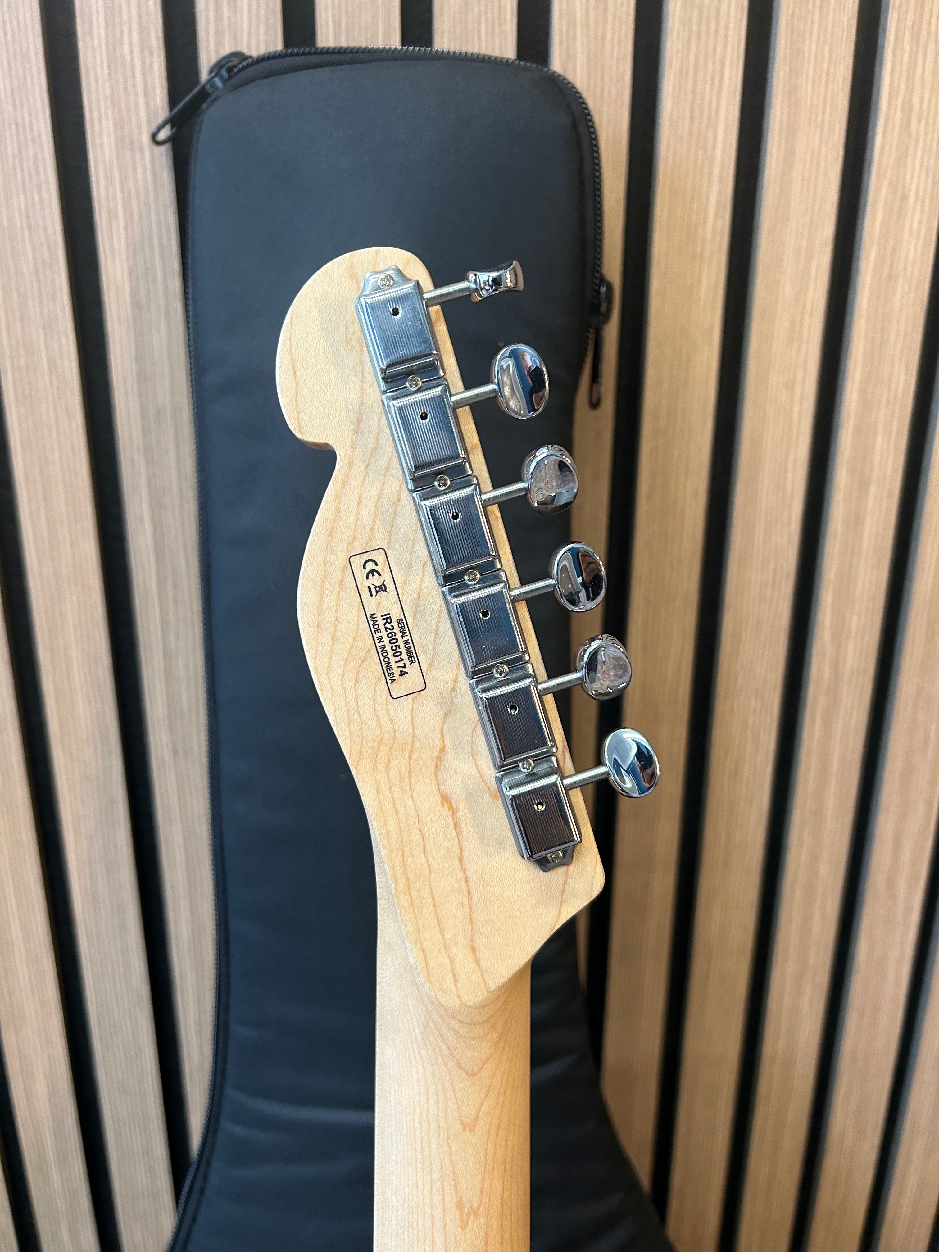 PJD Guitars Woodford Orgin Series Standard in Candy Apple Red