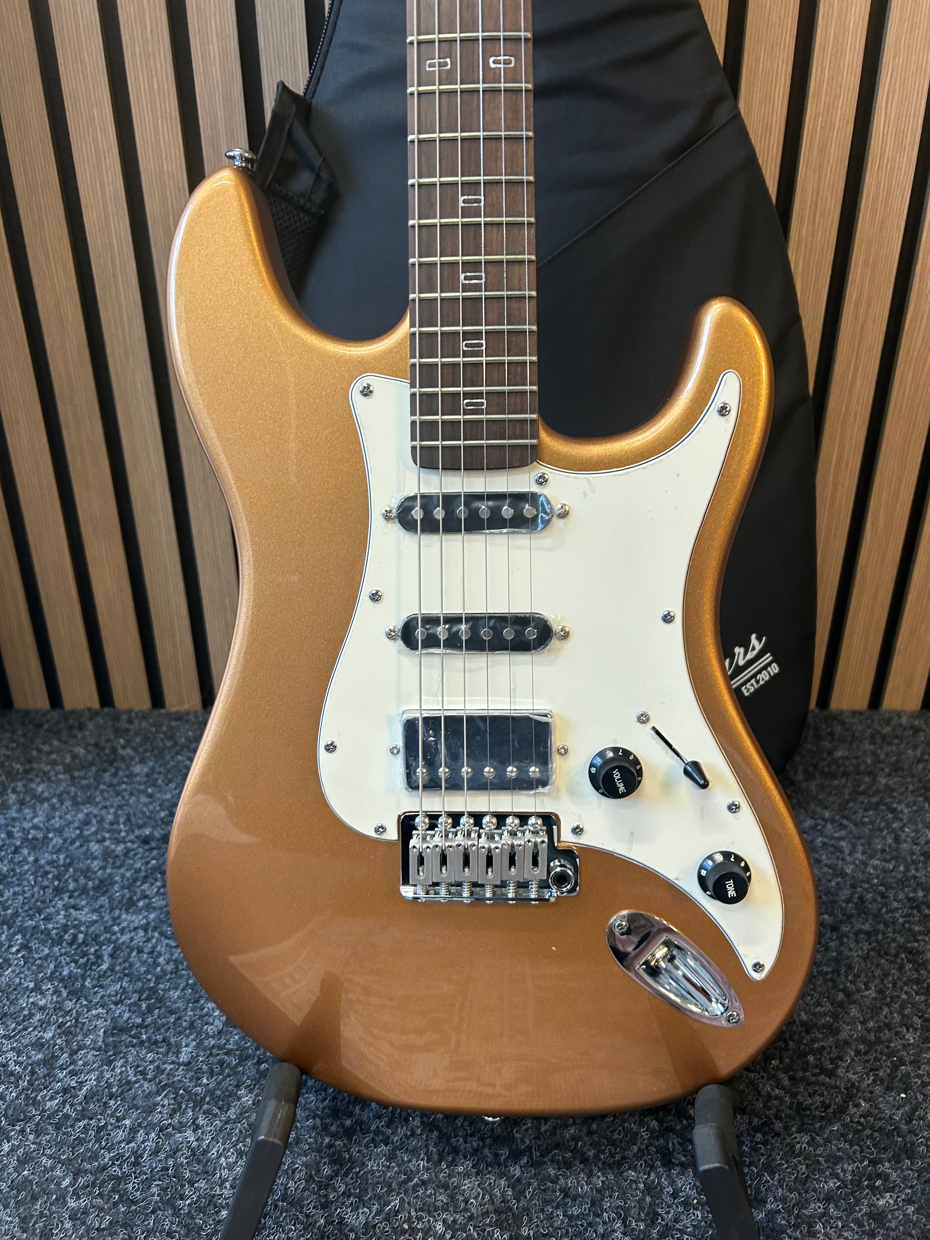 PJD Guitars Woodford Orgin Series Standard in Firemist Gold