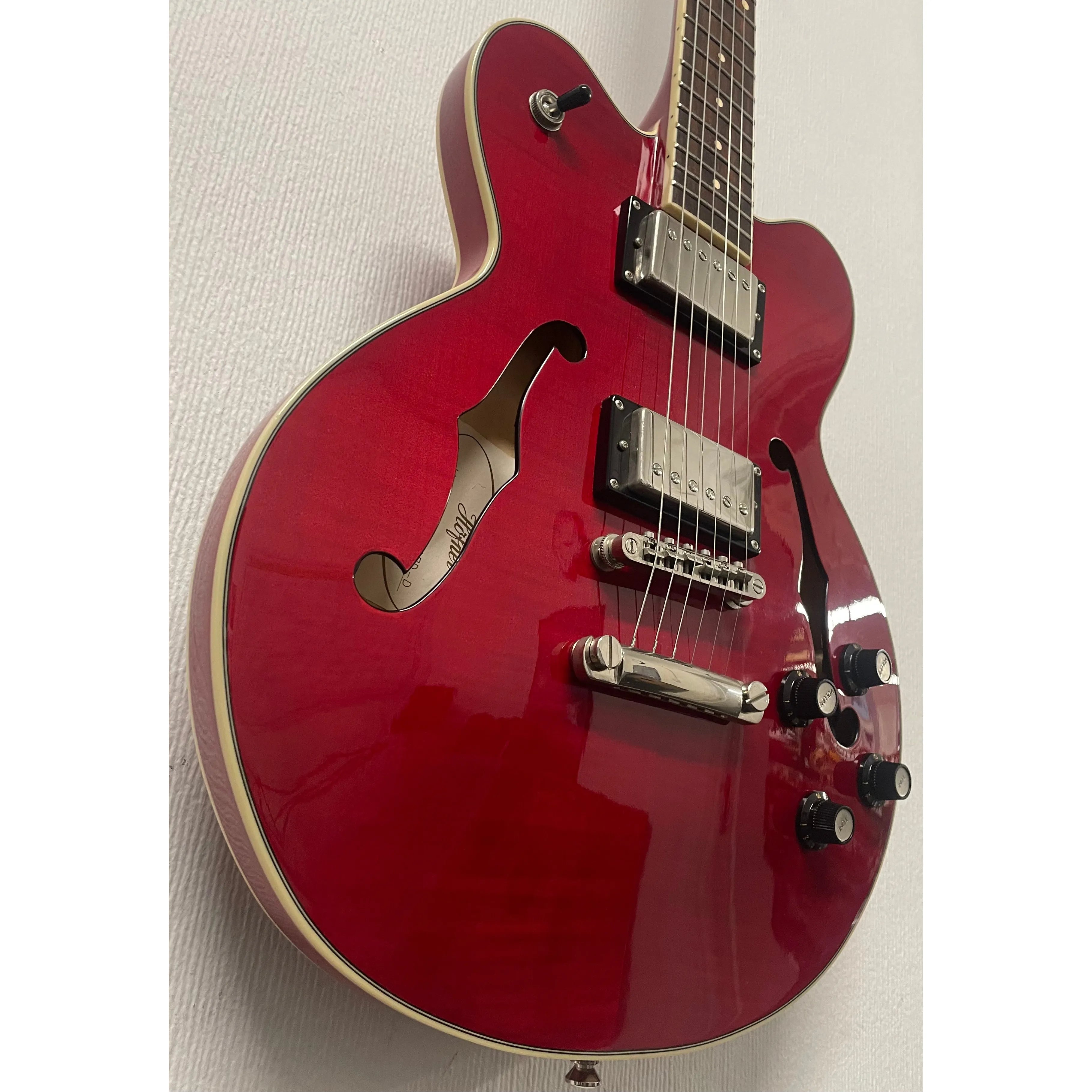 Hofner Verythin Contemporary Standard D Electric Guitar in Cherry Red Pre-Owned