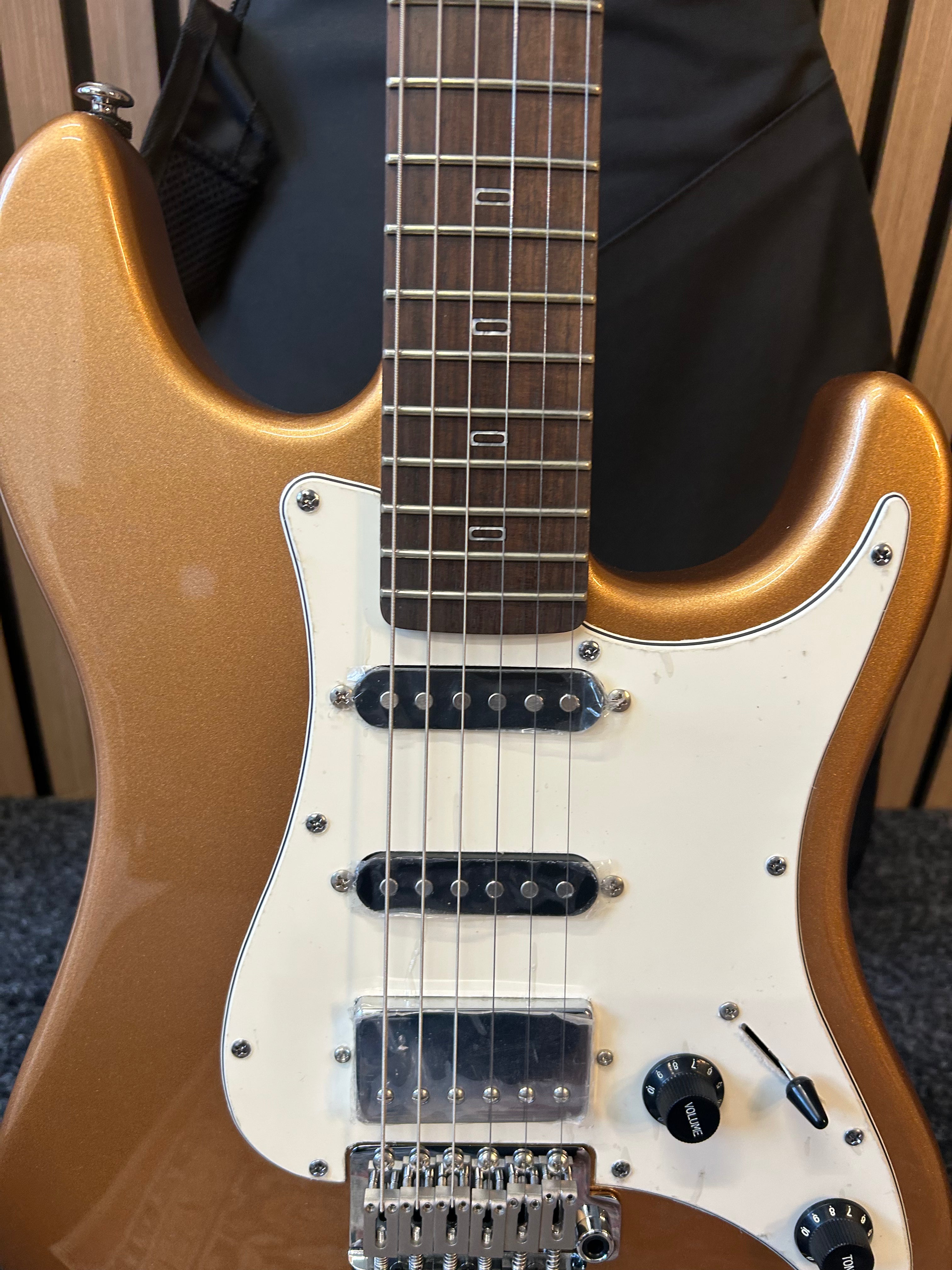 PJD Guitars Woodford Orgin Series Standard in Firemist Gold