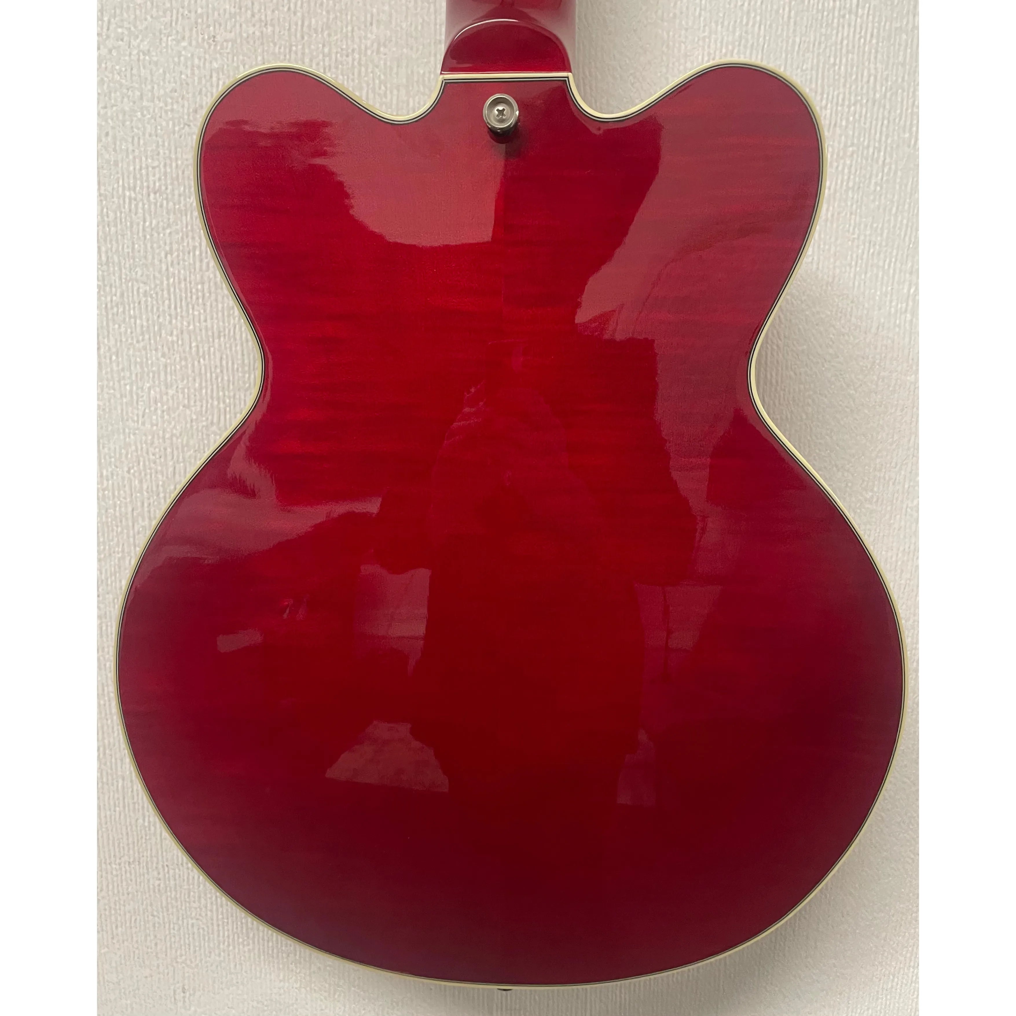 Hofner Verythin Contemporary Standard D Electric Guitar in Cherry Red Pre-Owned