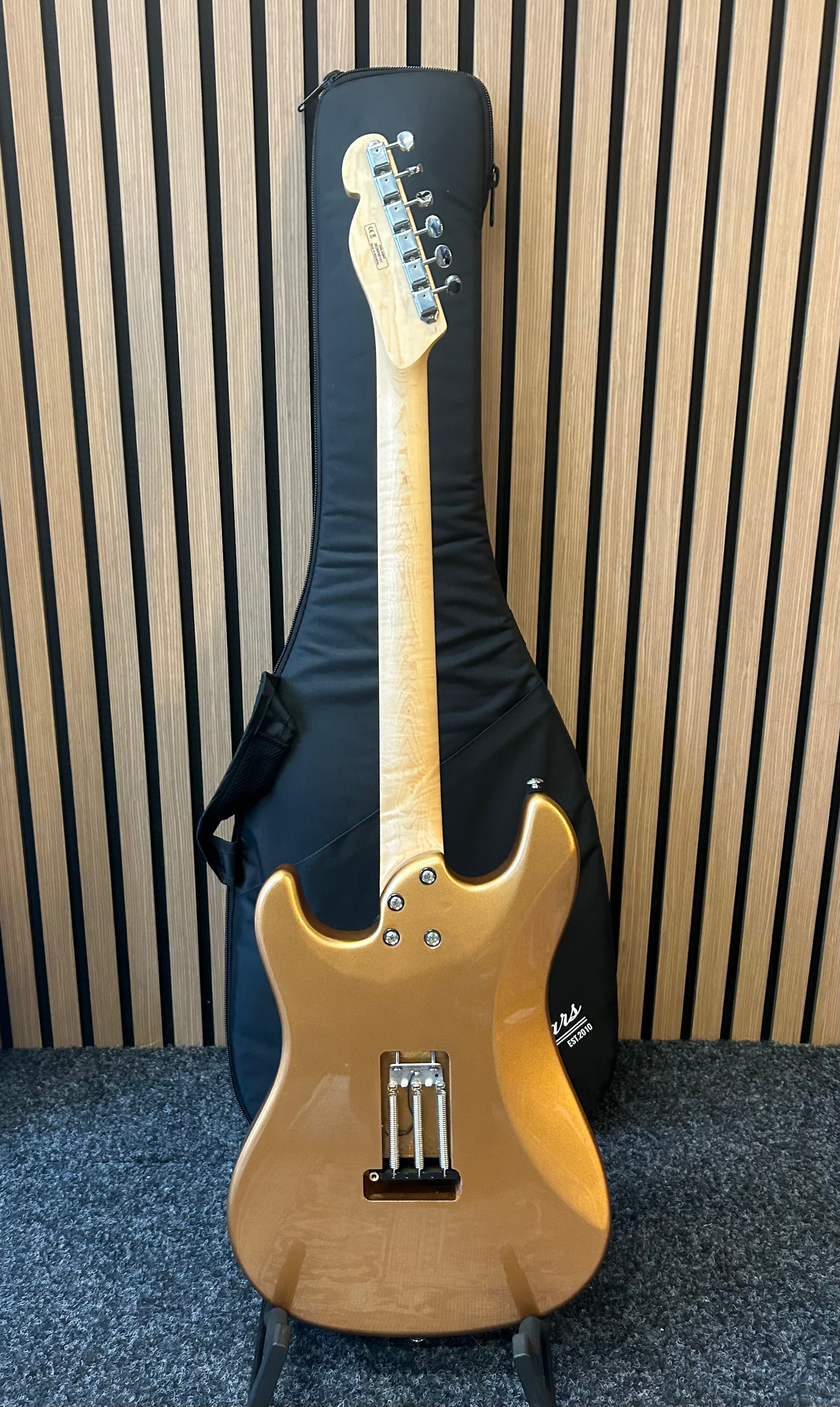 PJD Guitars Woodford Orgin Series Standard in Firemist Gold
