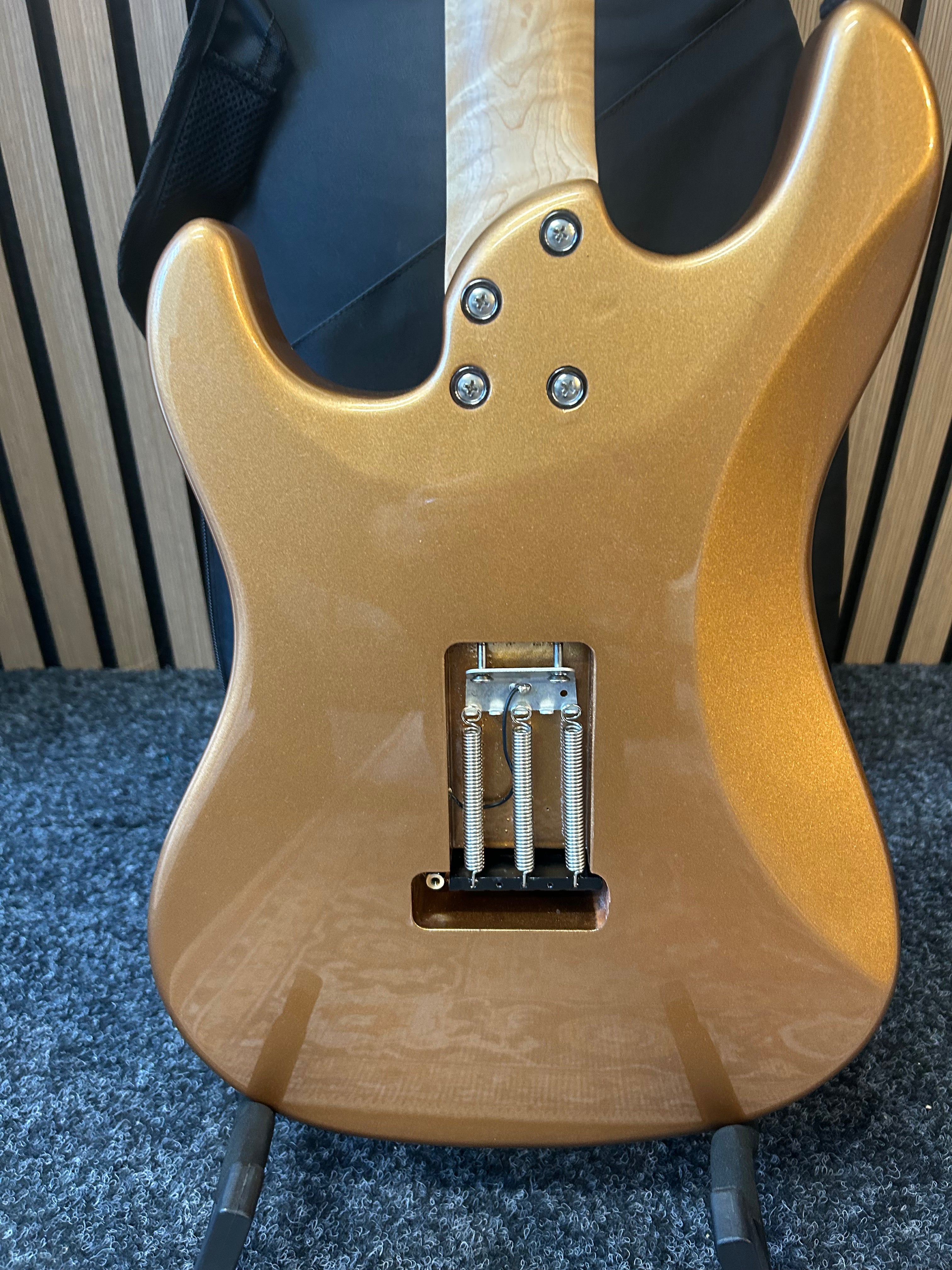 PJD Guitars Woodford Orgin Series Standard in Firemist Gold