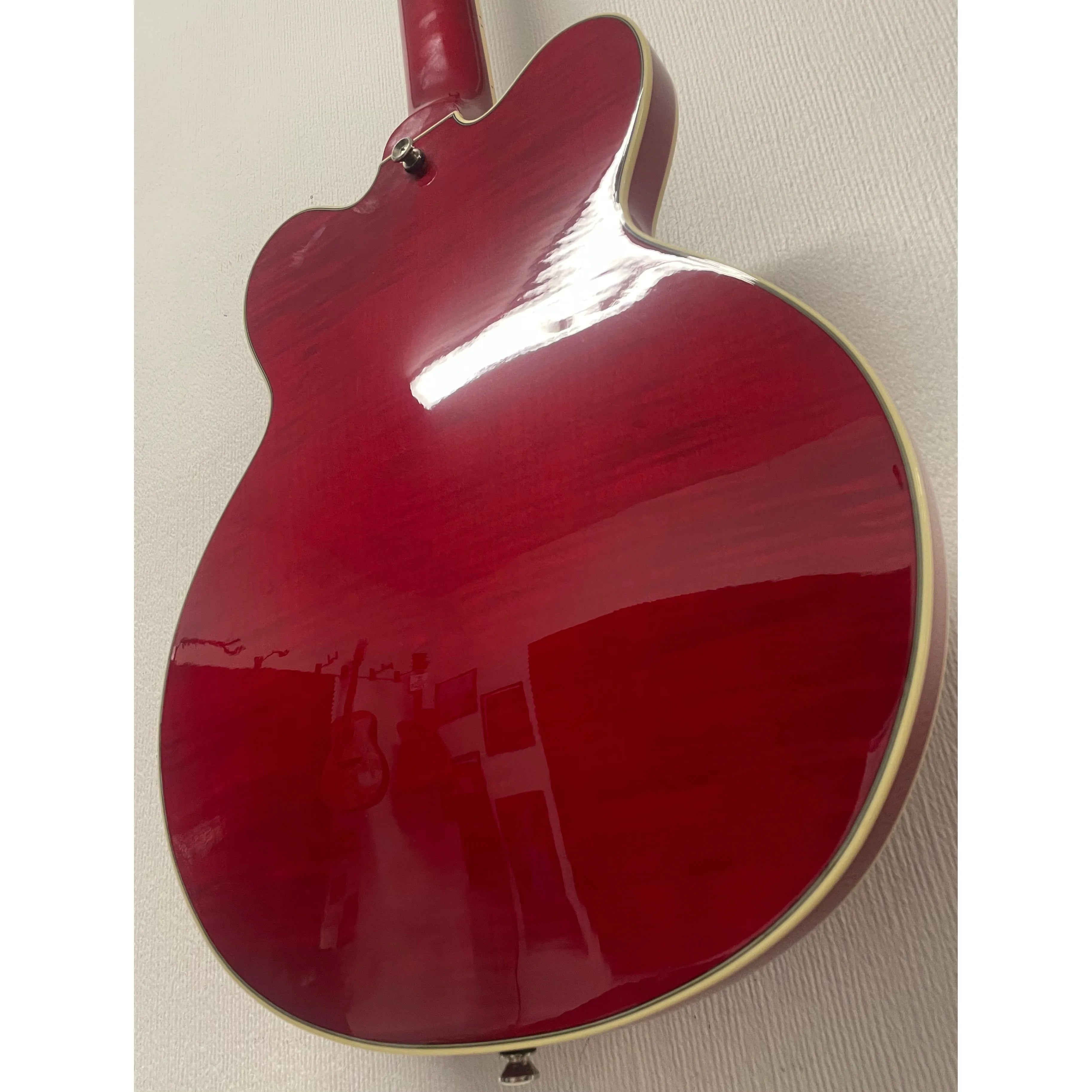 Hofner Verythin Contemporary Standard D Electric Guitar in Cherry Red Pre-Owned