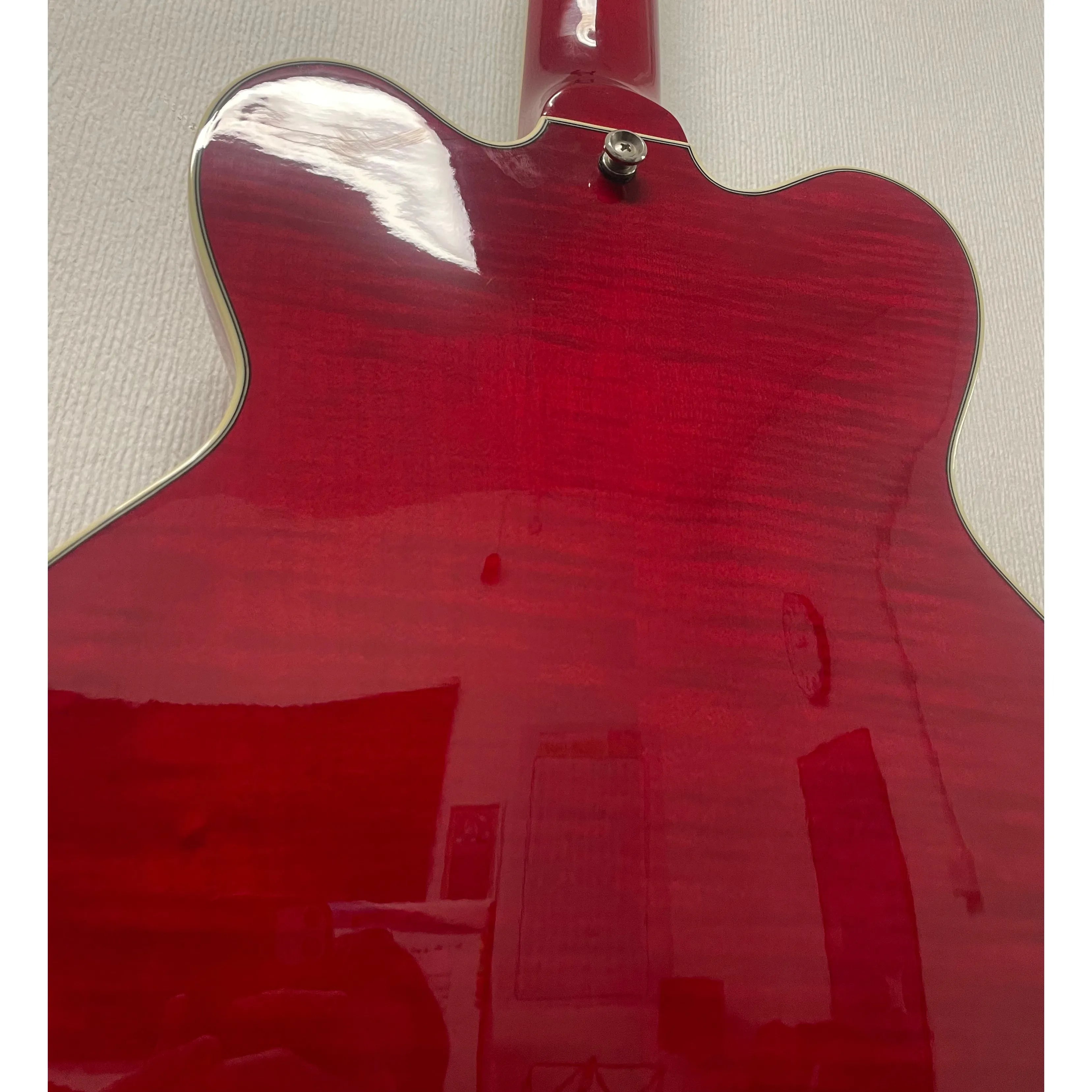 Hofner Verythin Contemporary Standard D Electric Guitar in Cherry Red Pre-Owned