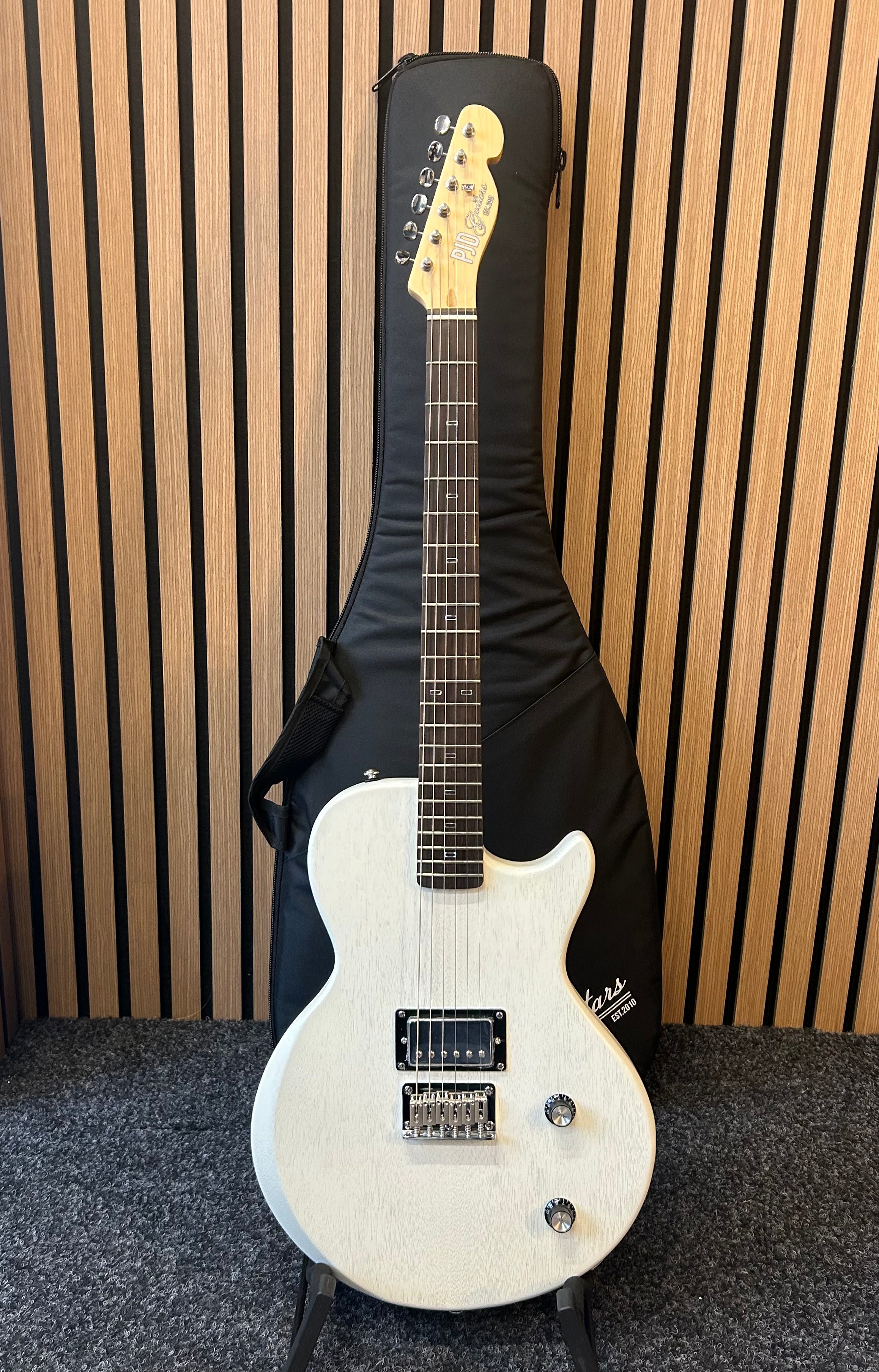 PJD Guitars Carey Orgin Series Apprentice in Cream Soda