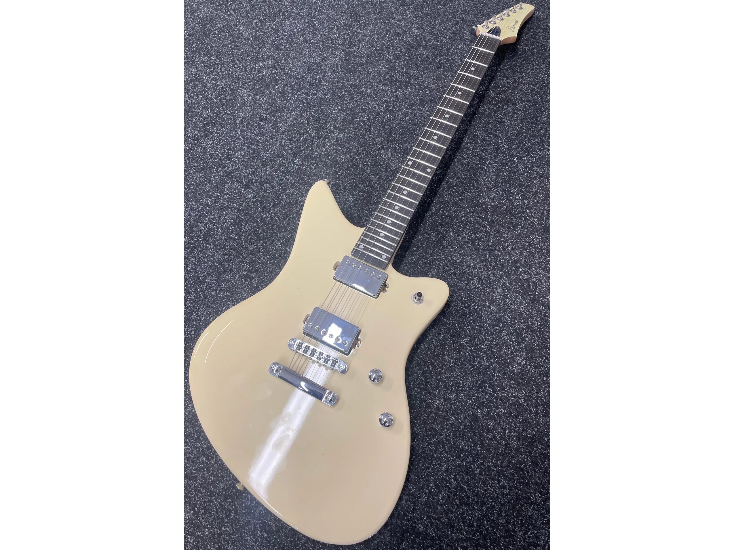 Hartwood Charger Origin Electric Guitar in Vintage White with Gigbag Pre-Owned