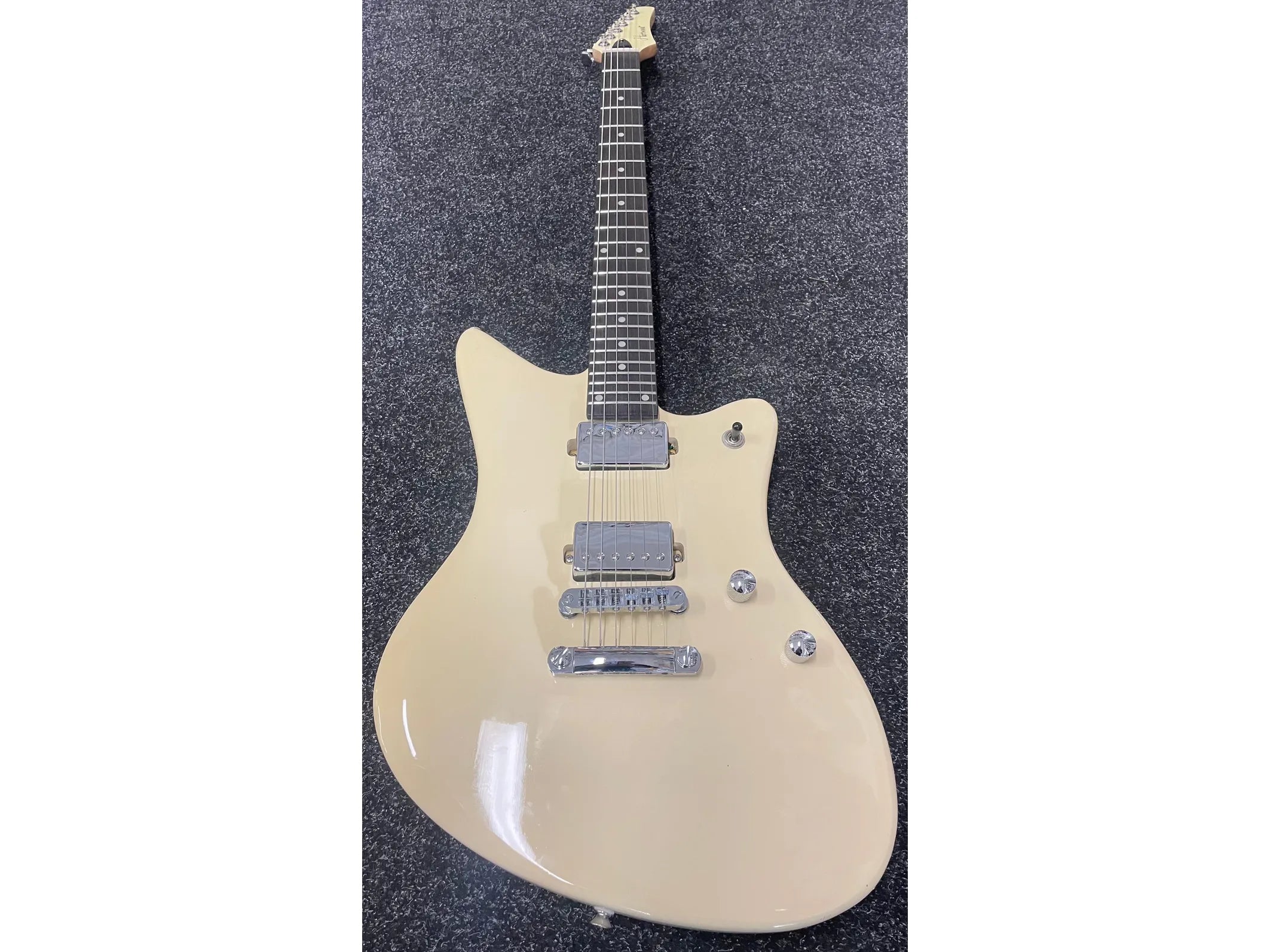 Hartwood Charger Origin Electric Guitar in Vintage White with Gigbag Pre-Owned