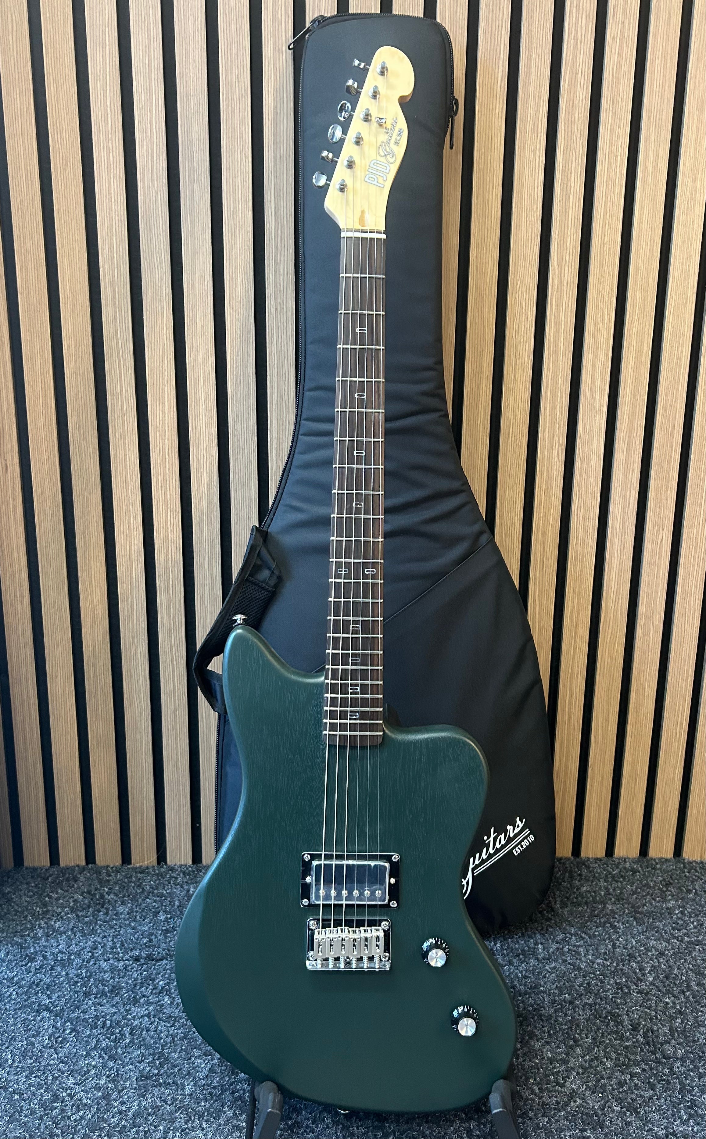 PJD Guitars St. John Orgin Series Apprentice in Nato Olive
