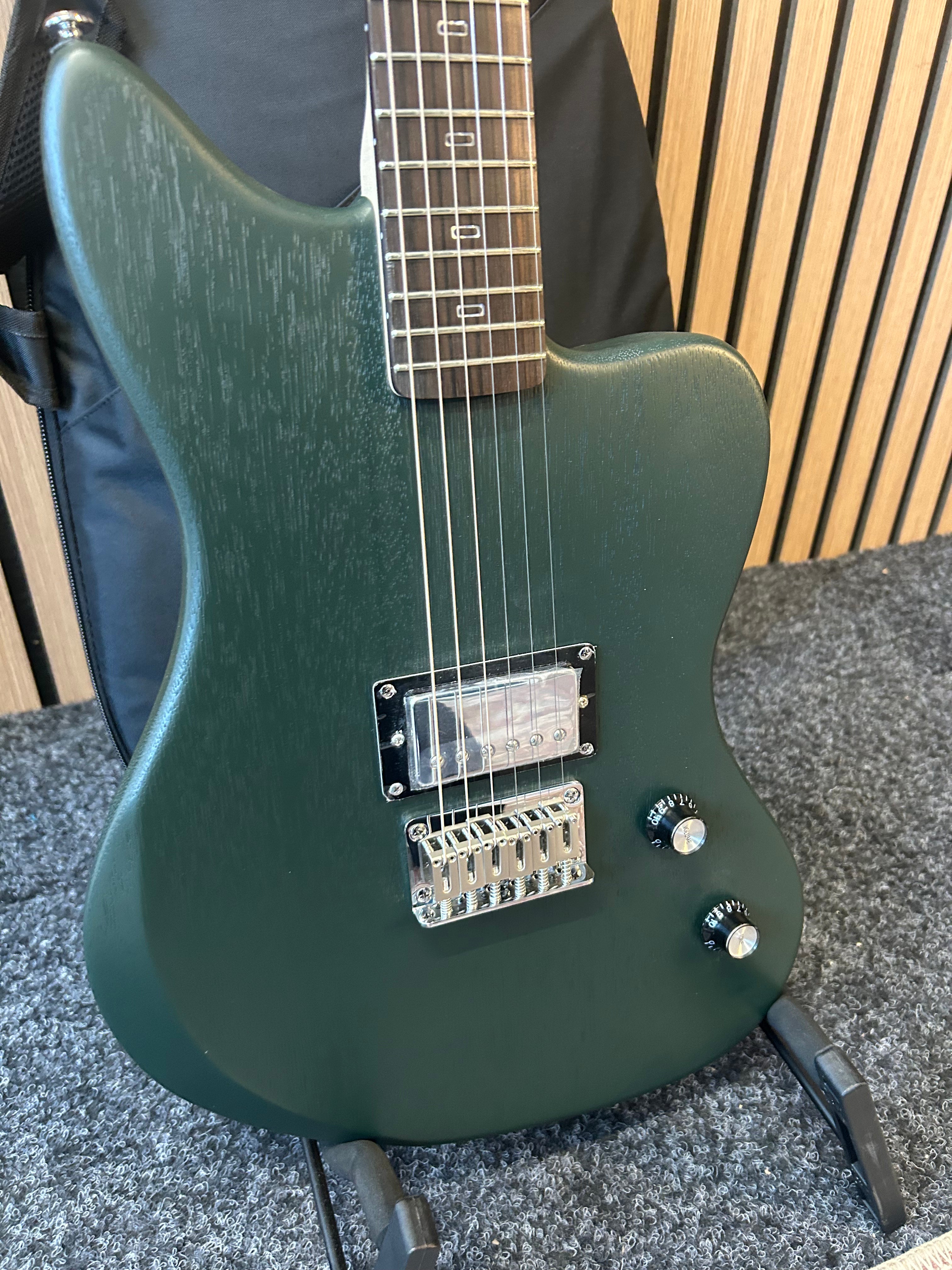 PJD Guitars St. John Orgin Series Apprentice in Nato Olive