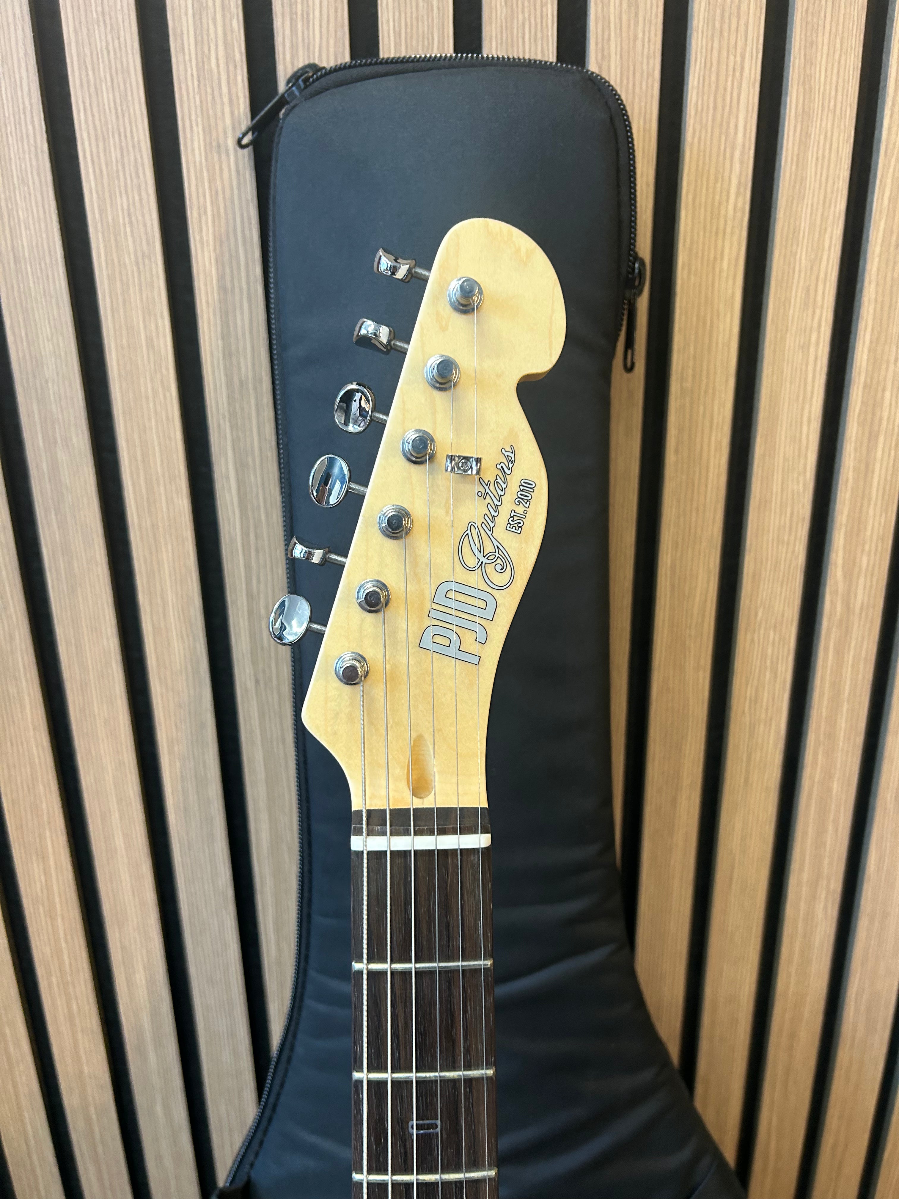 PJD Guitars St. John Orgin Series Apprentice in Nato Olive