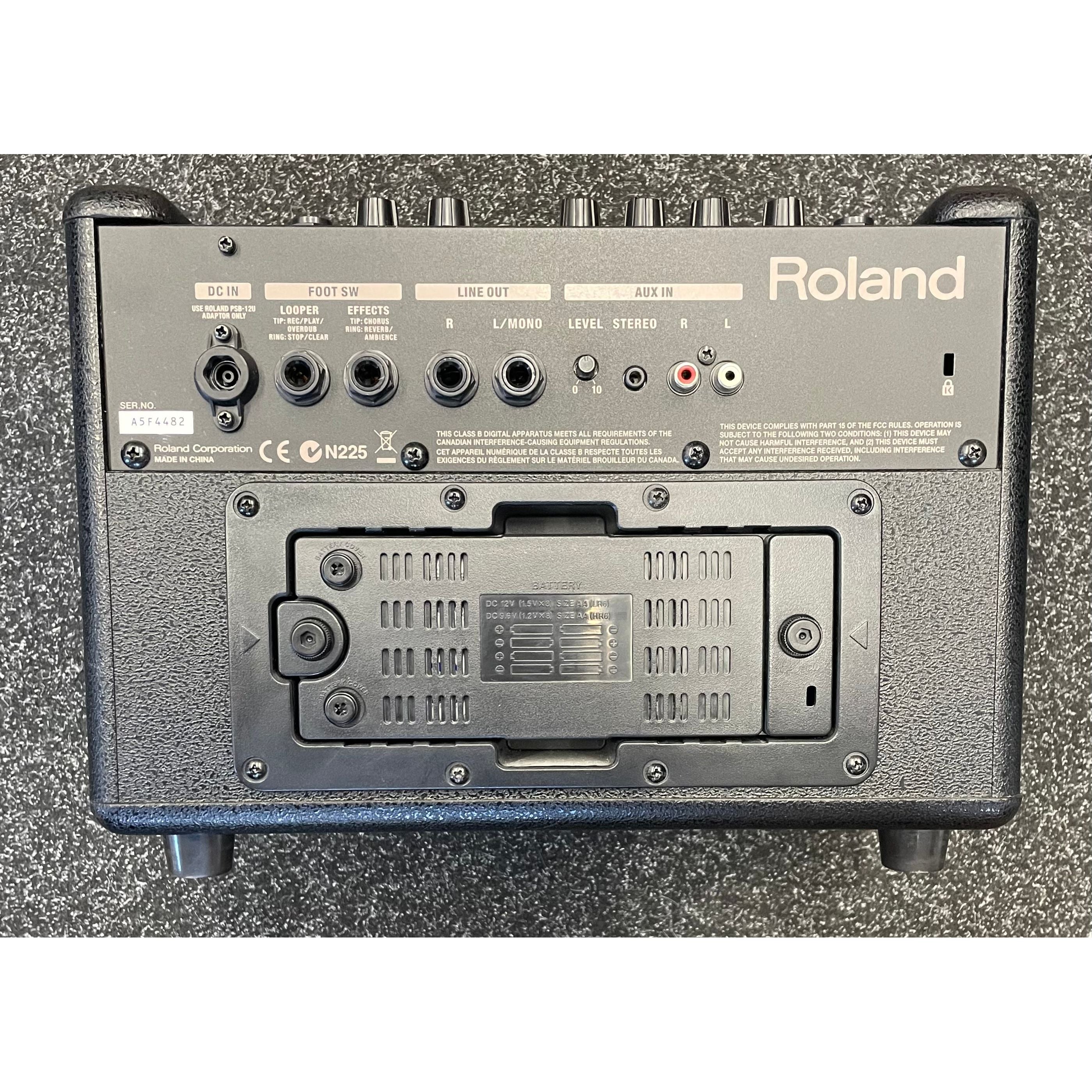 Roland AC33 Acoustic Chorus Battery Operated Portable Acoustic Amplifier Pre-Owned