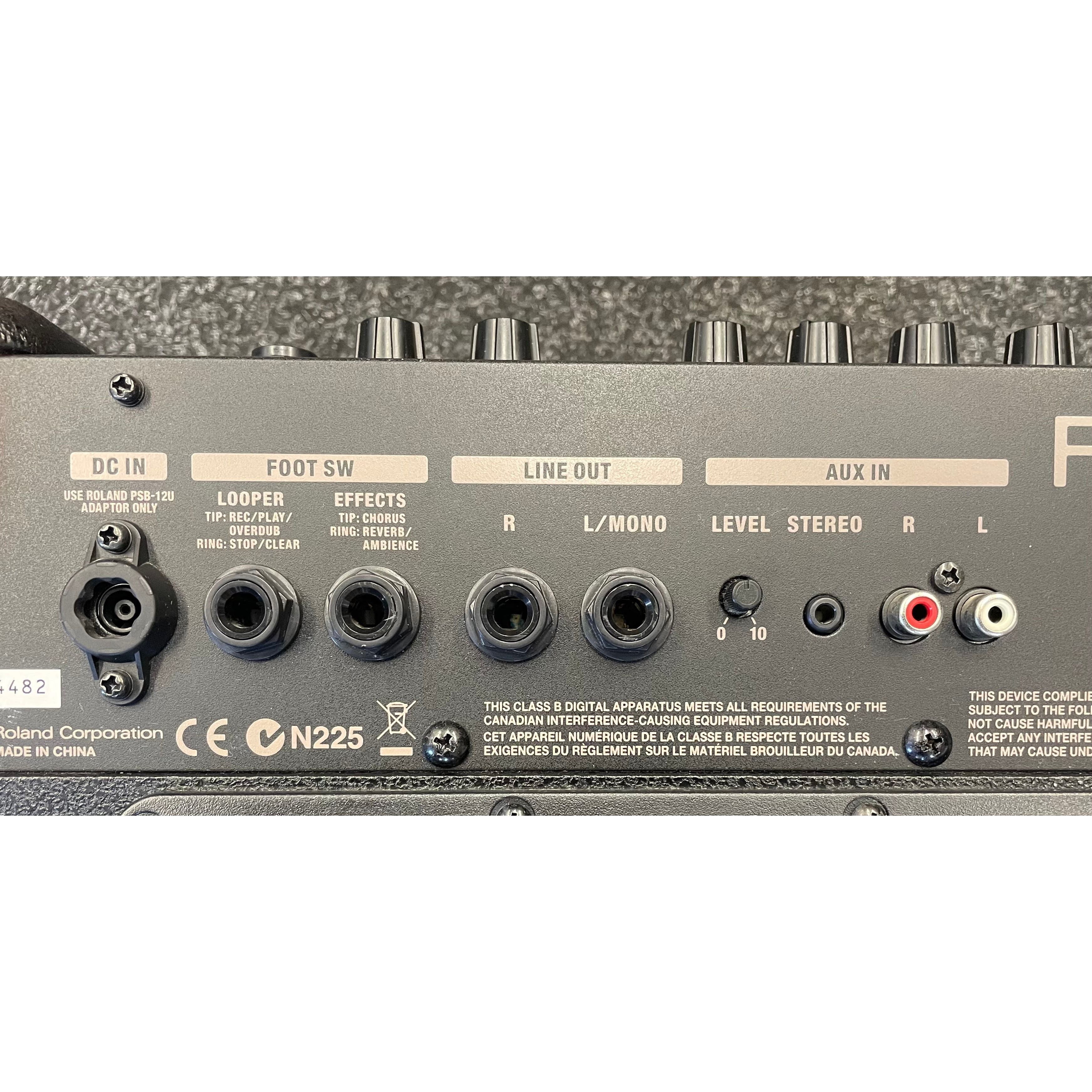 Roland AC33 Acoustic Chorus Battery Operated Portable Acoustic Amplifier Pre-Owned