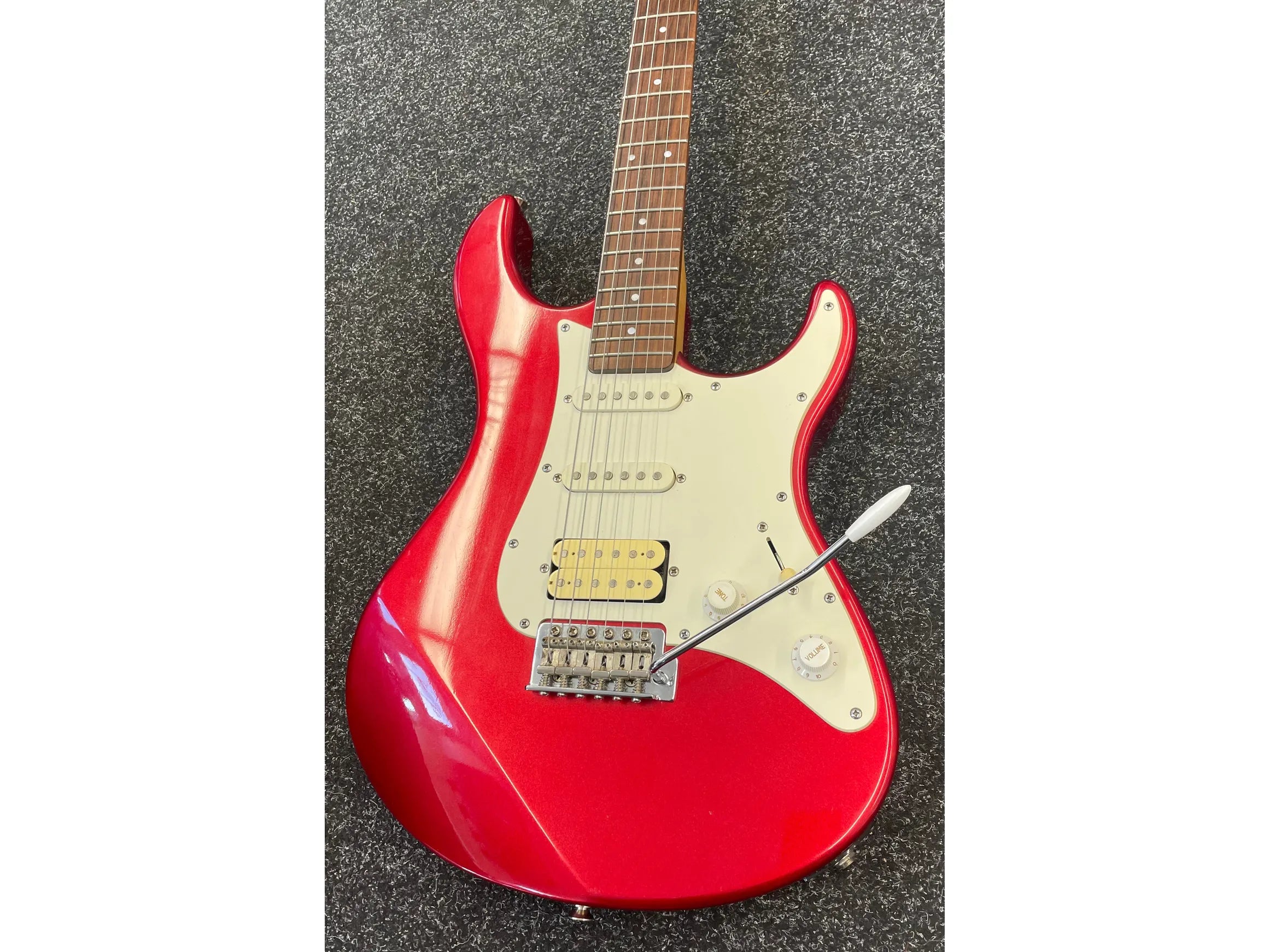 Yamaha Pacifica Red 012 in Red with Gigbag  Pre-Owned