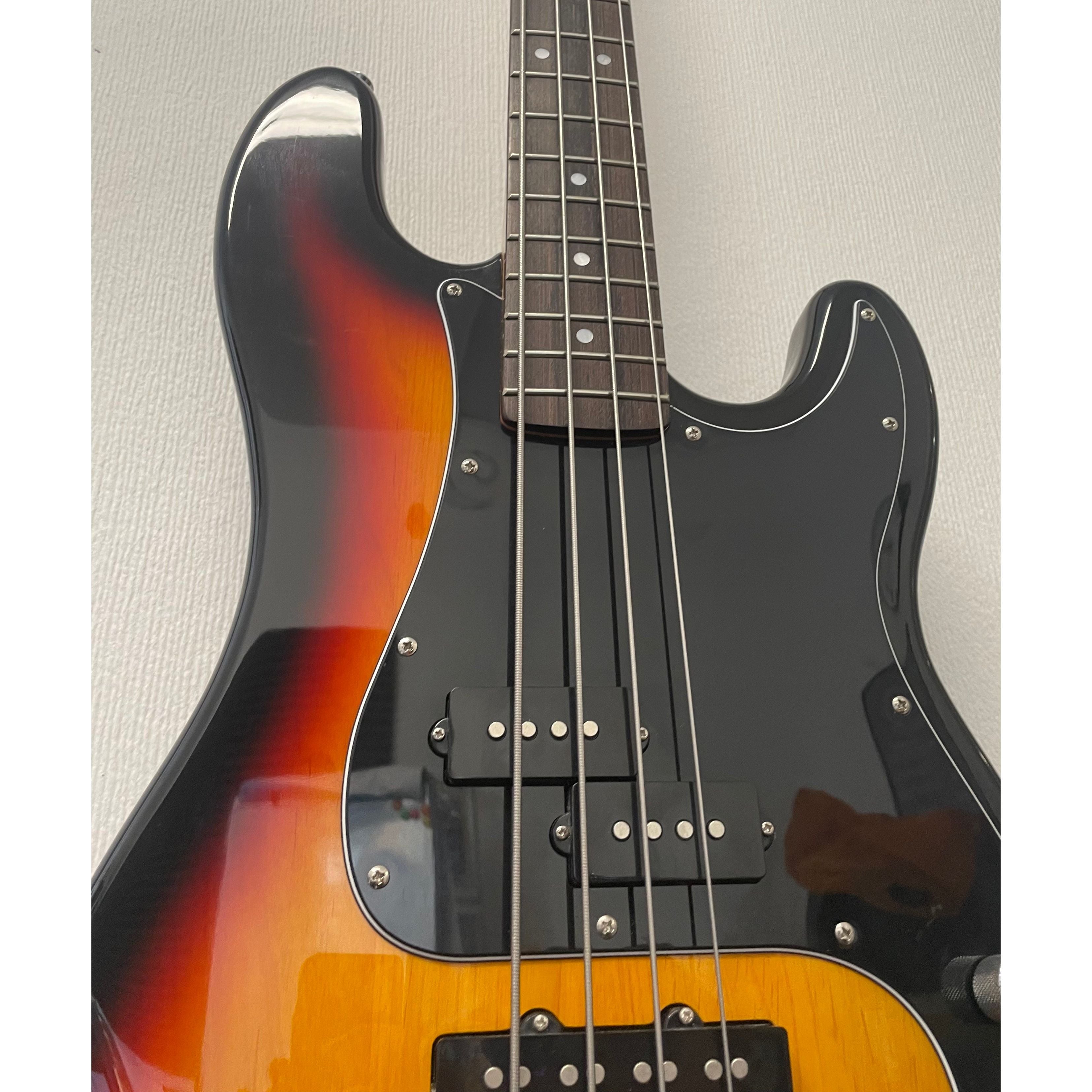 SX PJ-Style Bass Guitar VTG Series in Sunburst fitted with Flatwound Strings Pre-Owned
