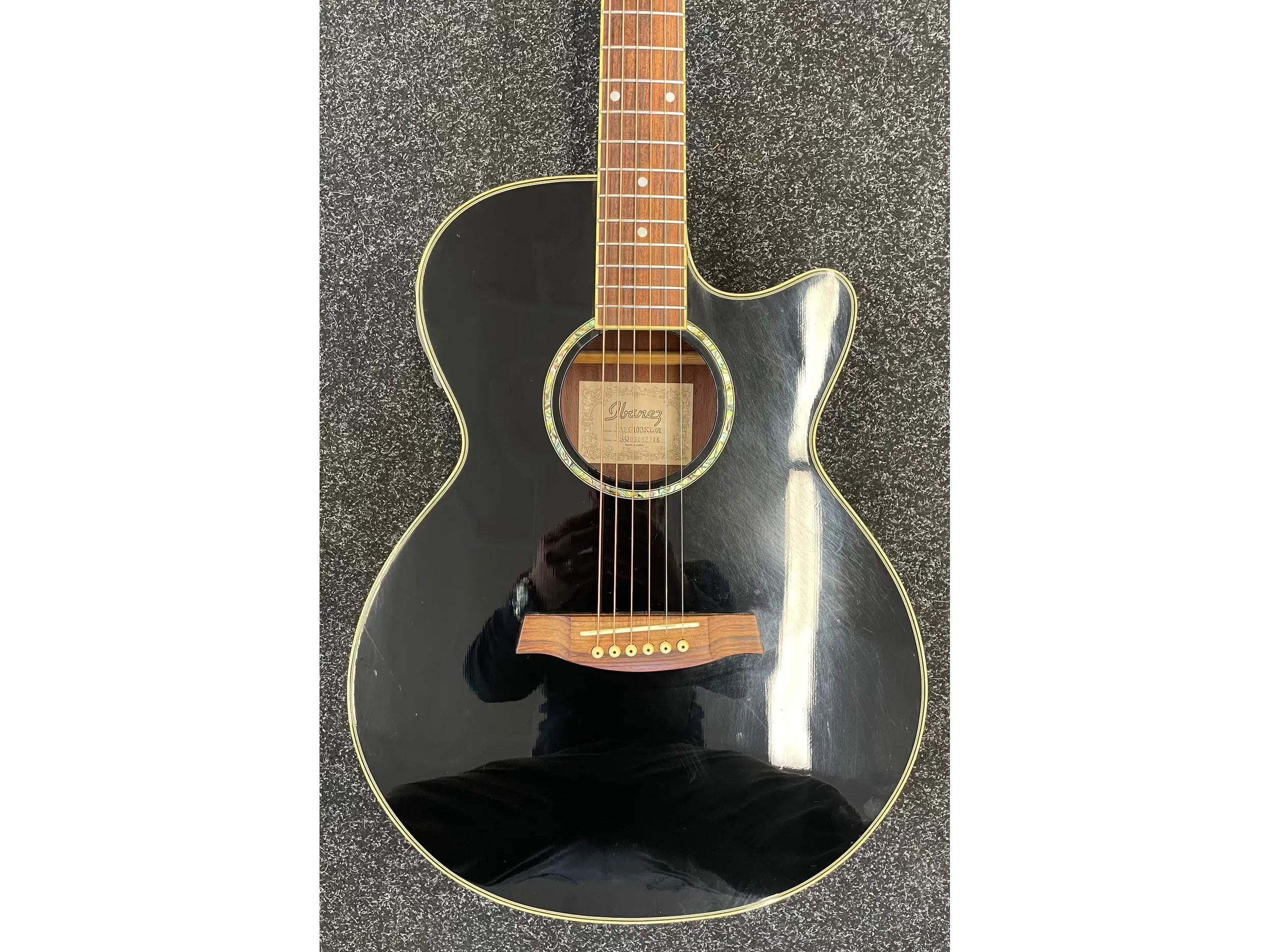 Ibanez AEG 10 Electro Acoustic Guitar in Black with Gigbag Pre-Owned