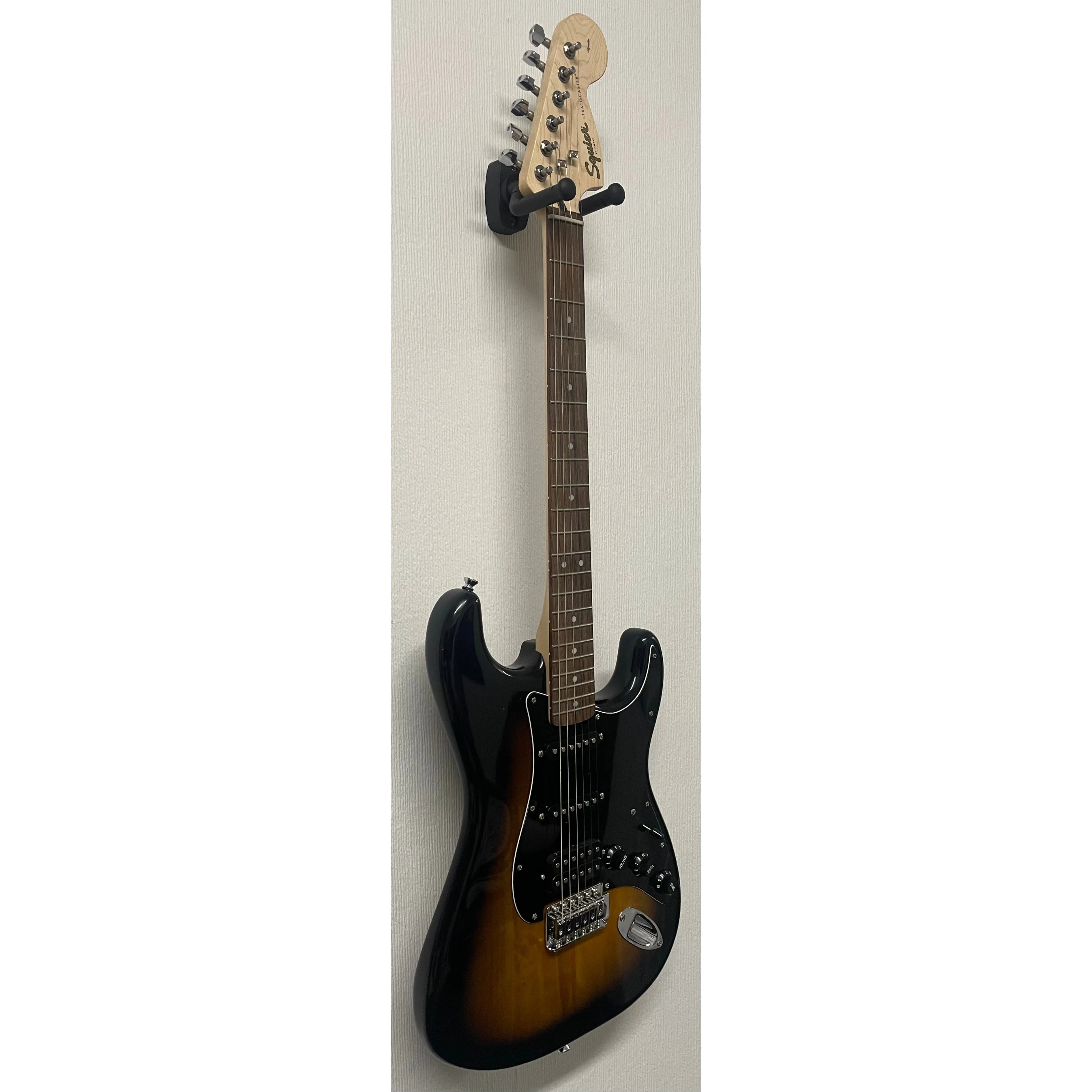Squier Affinity Squier HSS in Tobacco Sunburst with Strap, Gigbag and Plectrums Pre-Owned