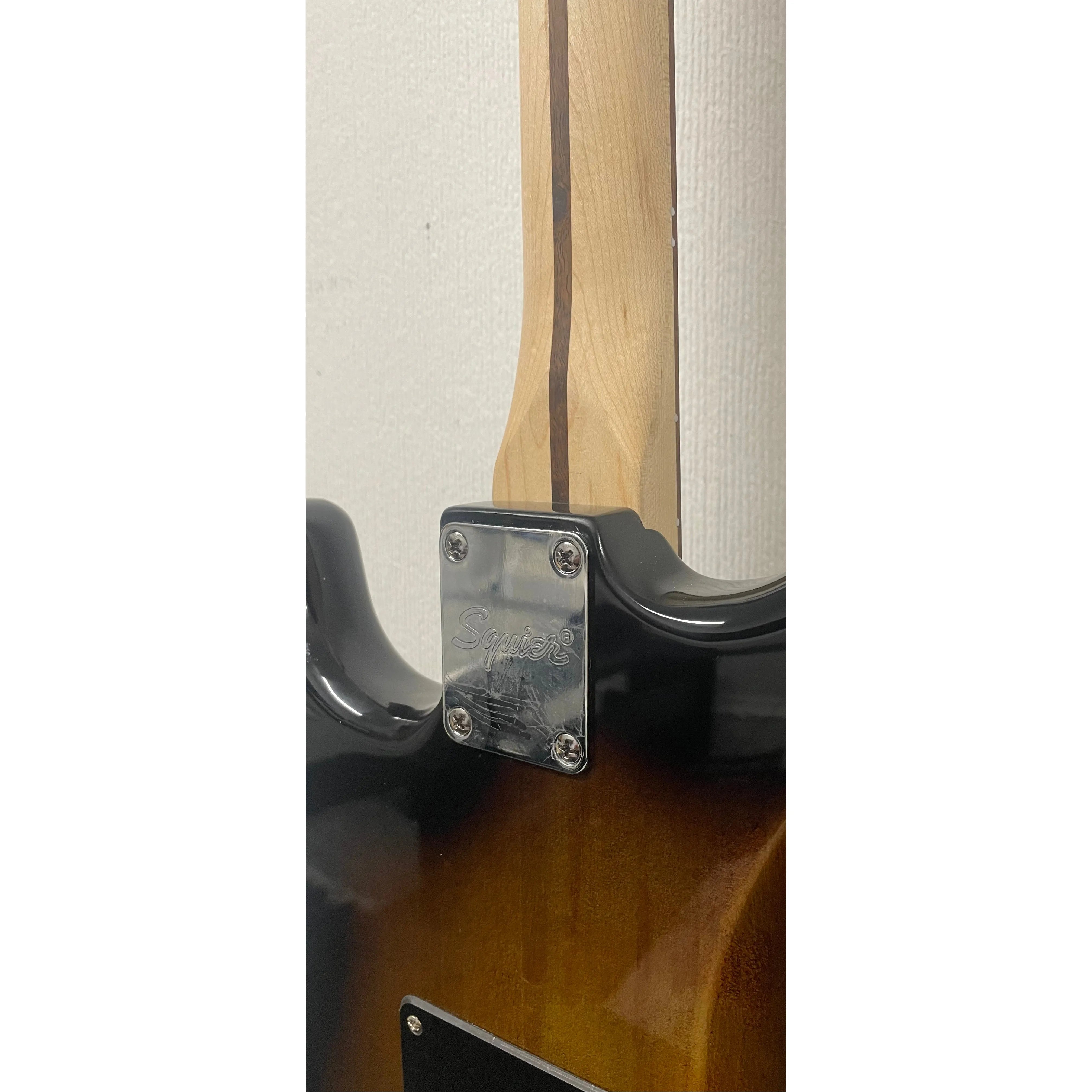 Squier Affinity Squier HSS in Tobacco Sunburst with Strap, Gigbag and Plectrums Pre-Owned