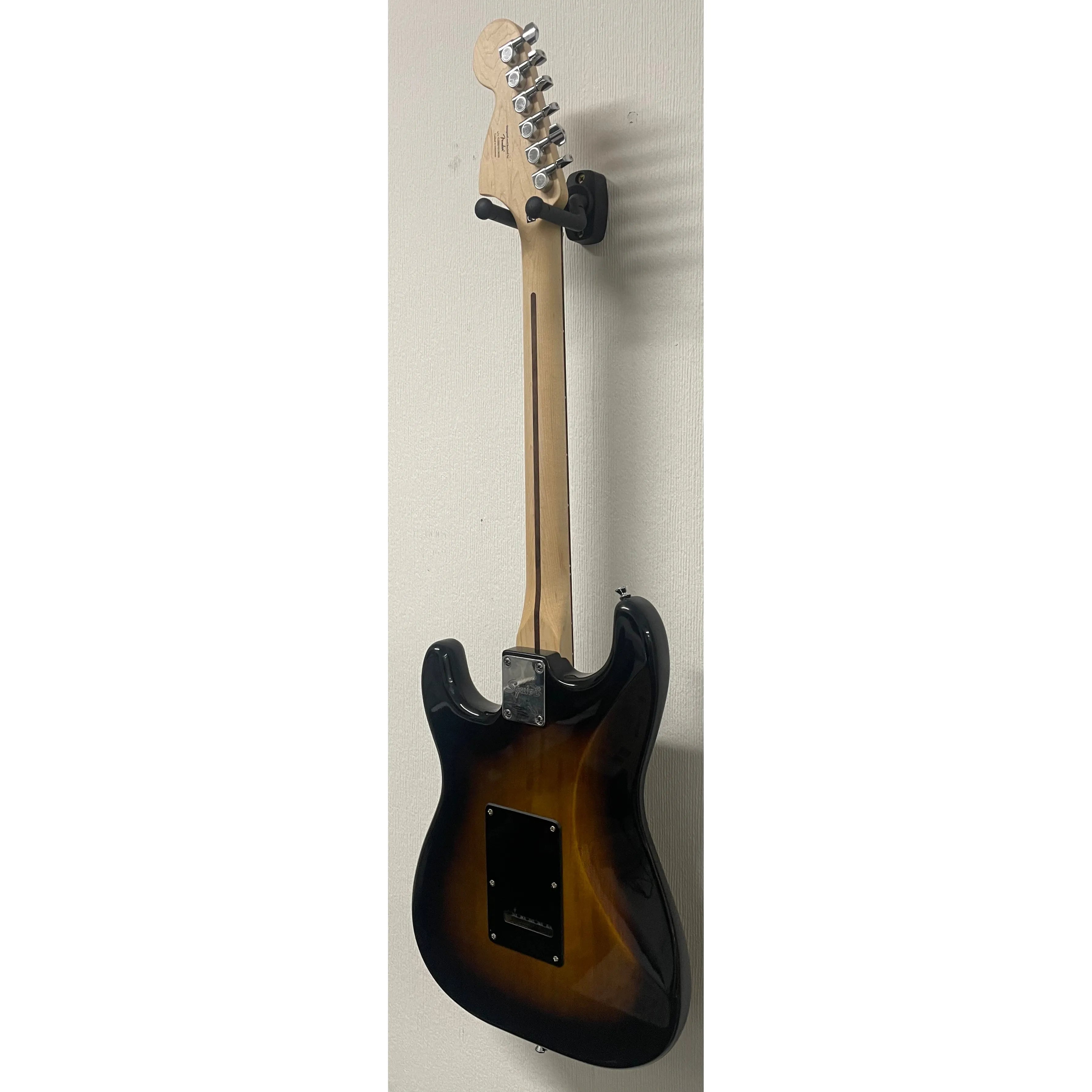 Squier Affinity Squier HSS in Tobacco Sunburst with Strap, Gigbag and Plectrums Pre-Owned