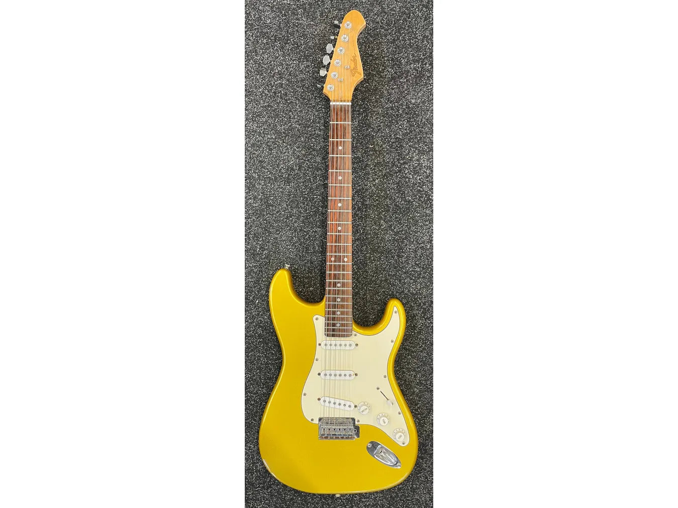 Unbranded Electric Guitar in Yellow Pre-Owned