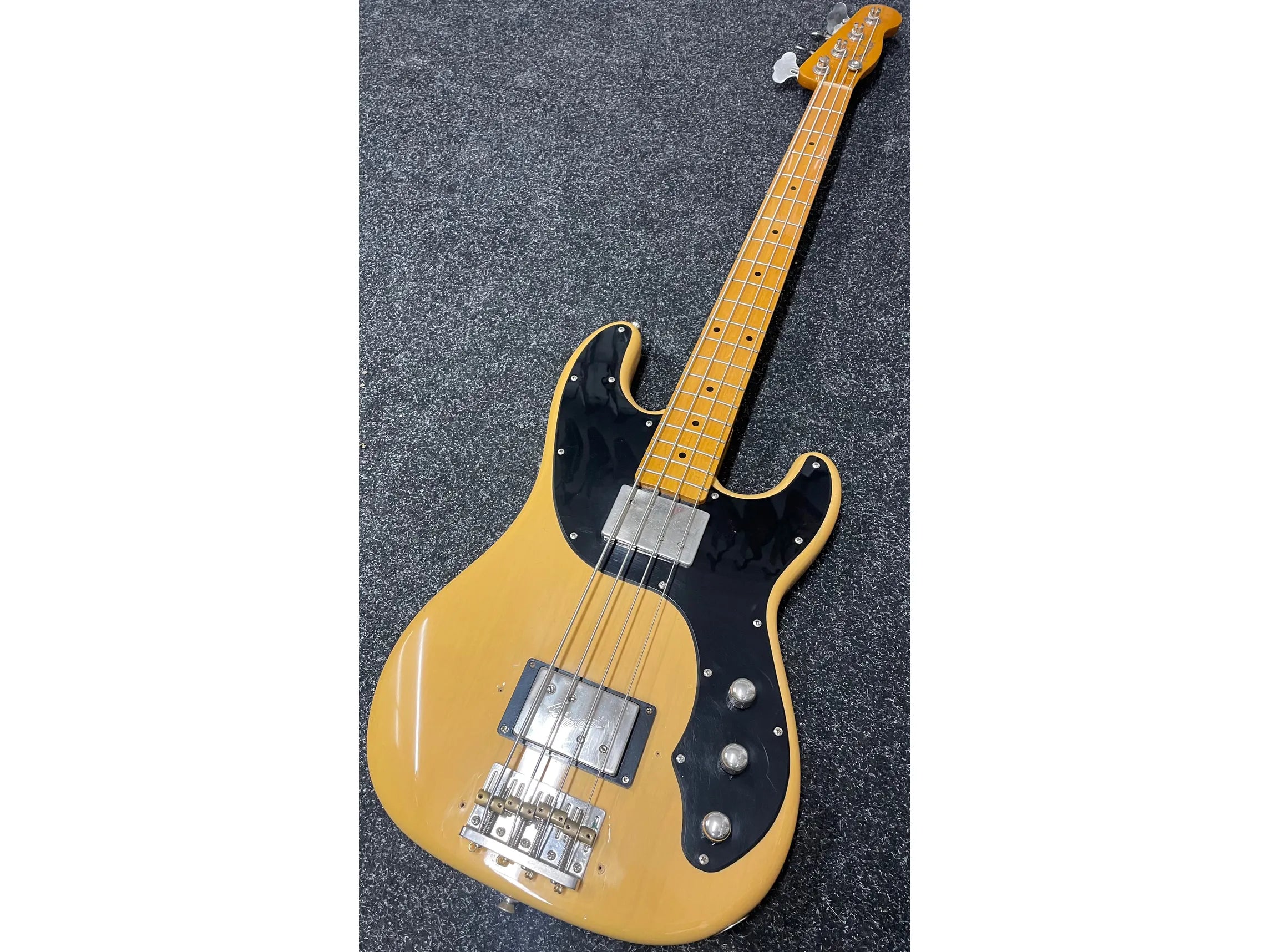 Fender Modern Player Telecaster Bass Guitar (2011-2013) in Butterscotch Pre-Owned