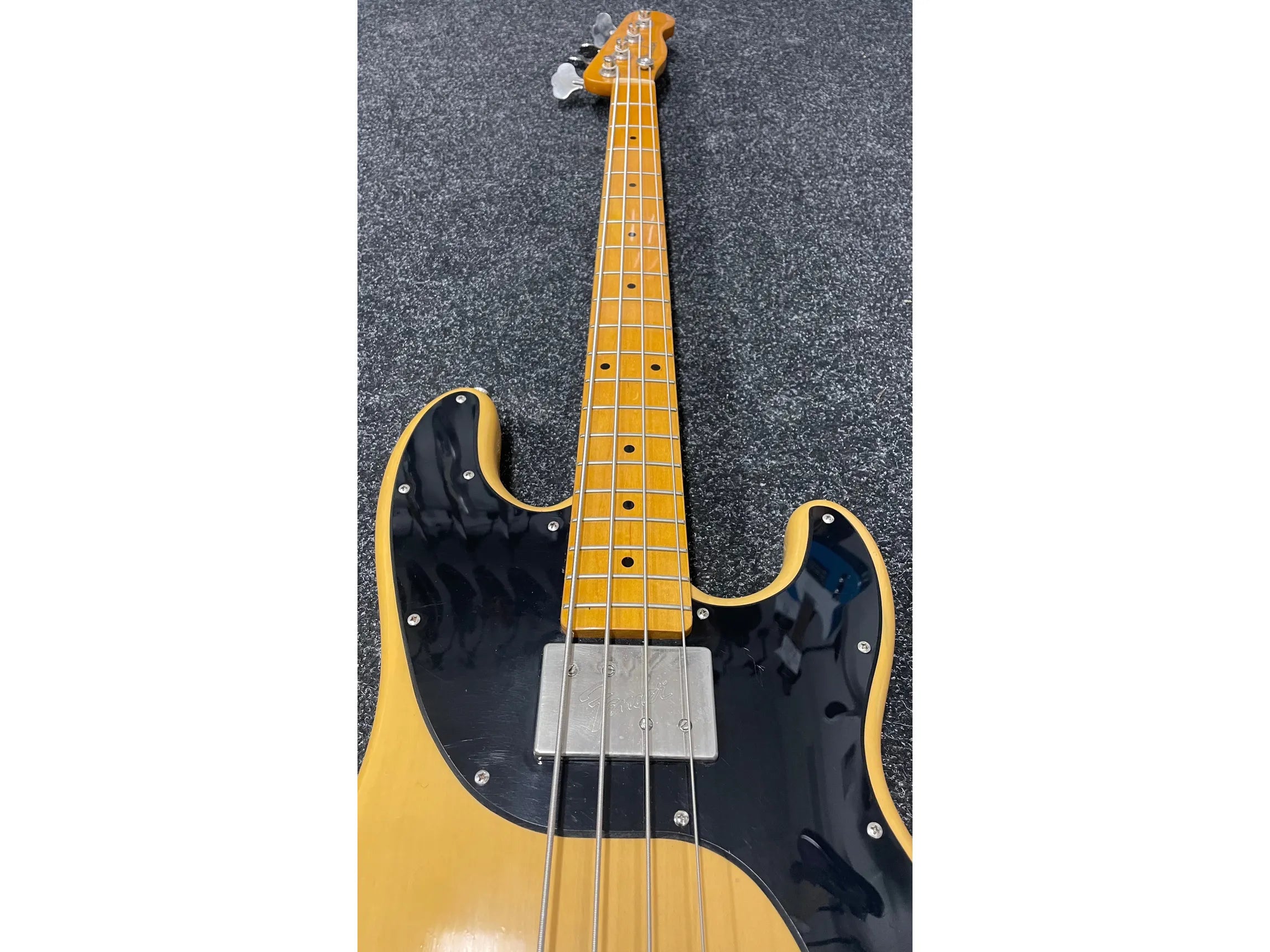 Fender Modern Player Telecaster Bass Guitar (2011-2013) in Butterscotch Pre-Owned