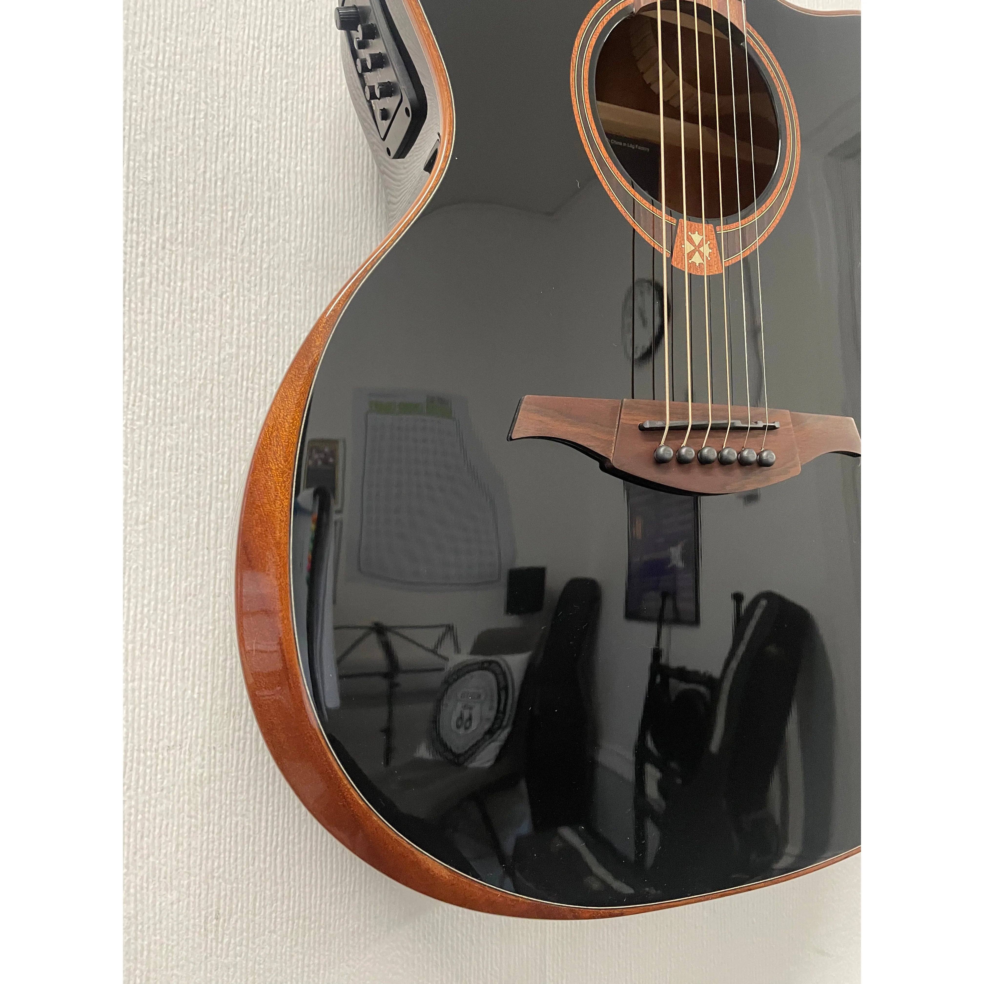 LAG Tramontane 118 Electro Acoustic Guitar Auditorium Bevel Cutaway in Black *B STOCK*