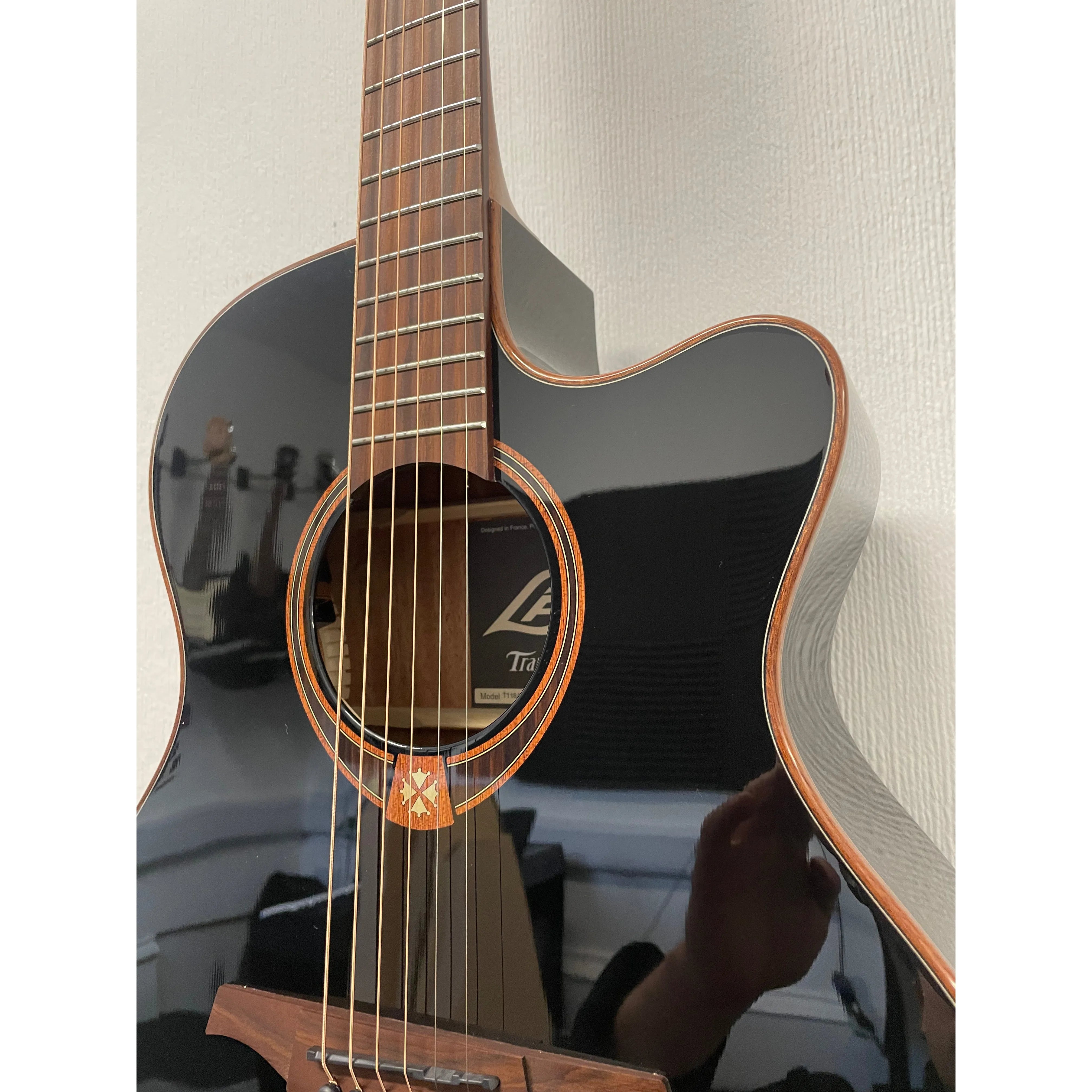 LAG Tramontane 118 Electro Acoustic Guitar Auditorium Bevel Cutaway in Black *B STOCK*