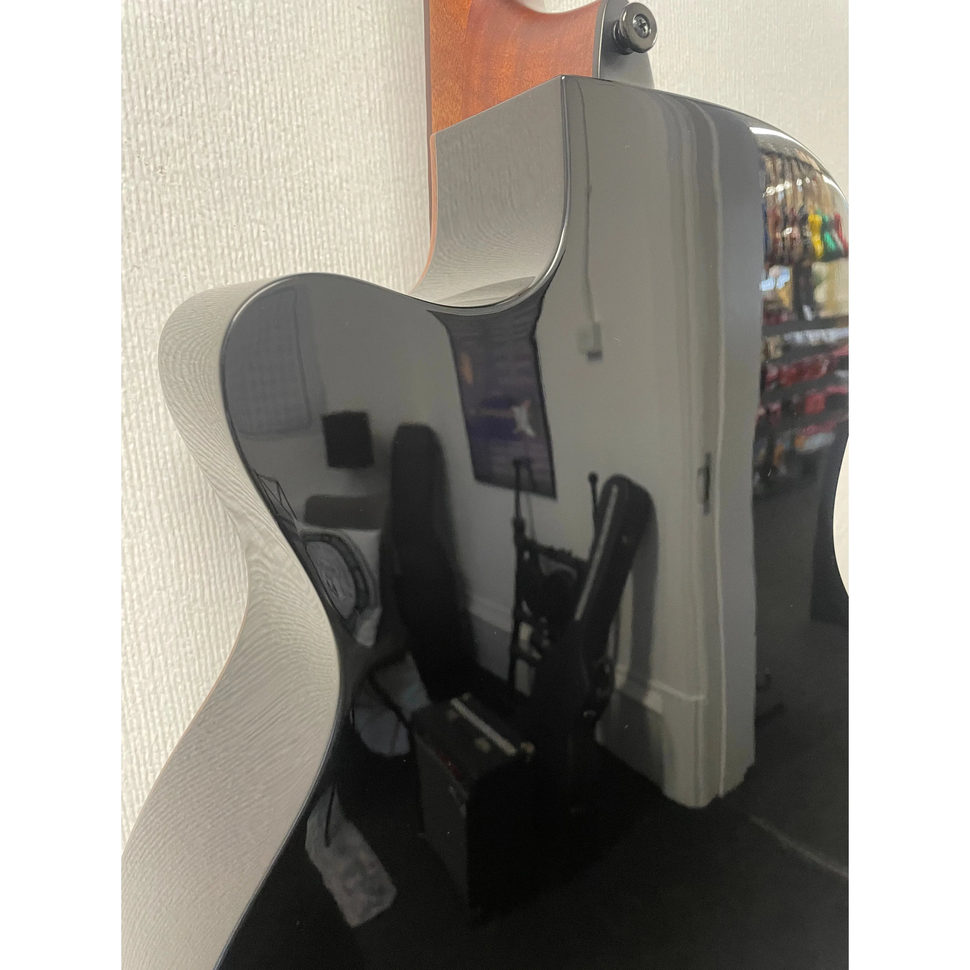 LAG Tramontane 118 Electro Acoustic Guitar Auditorium Bevel Cutaway in Black *B STOCK*