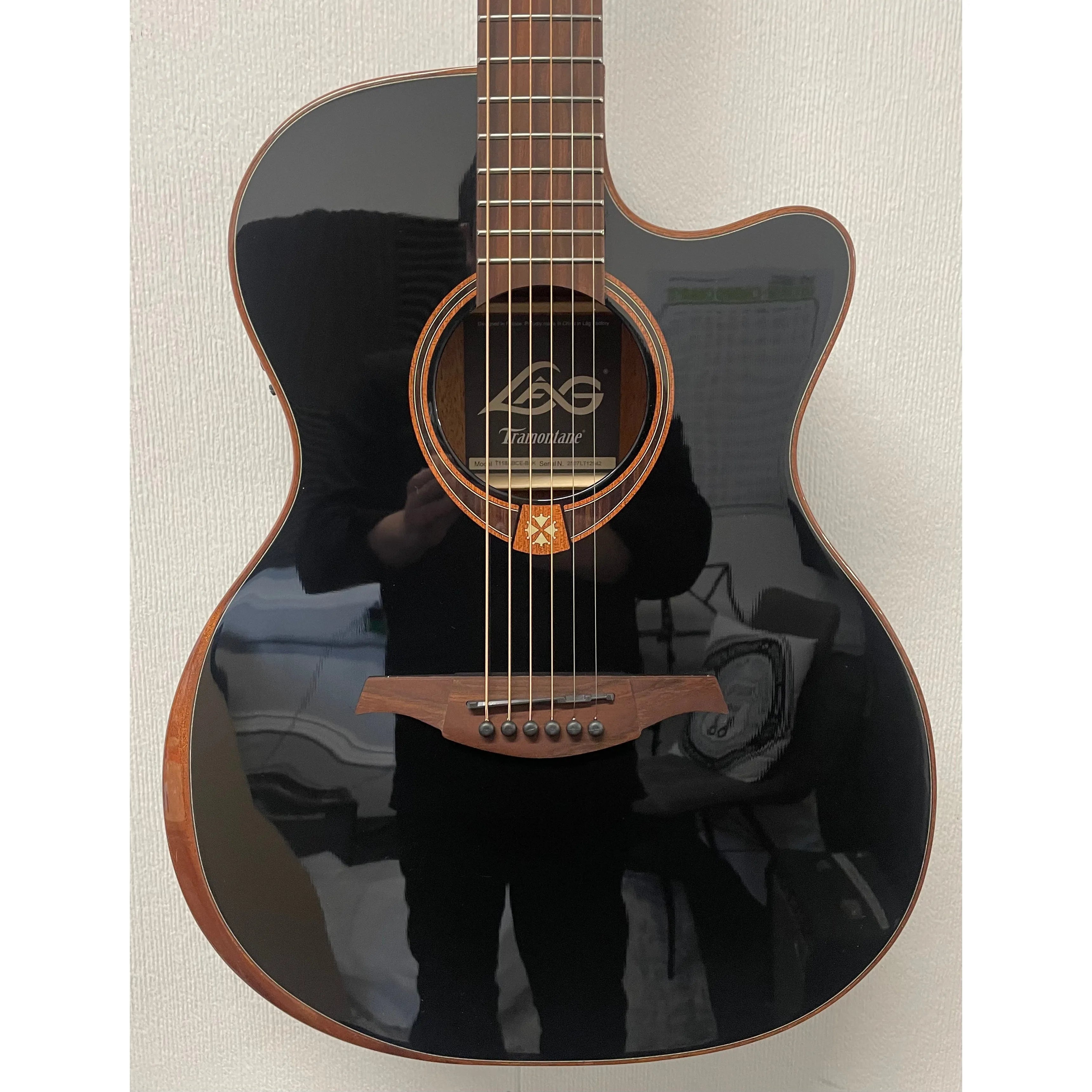 LAG Tramontane 118 Electro Acoustic Guitar Auditorium Bevel Cutaway in Black *B STOCK*