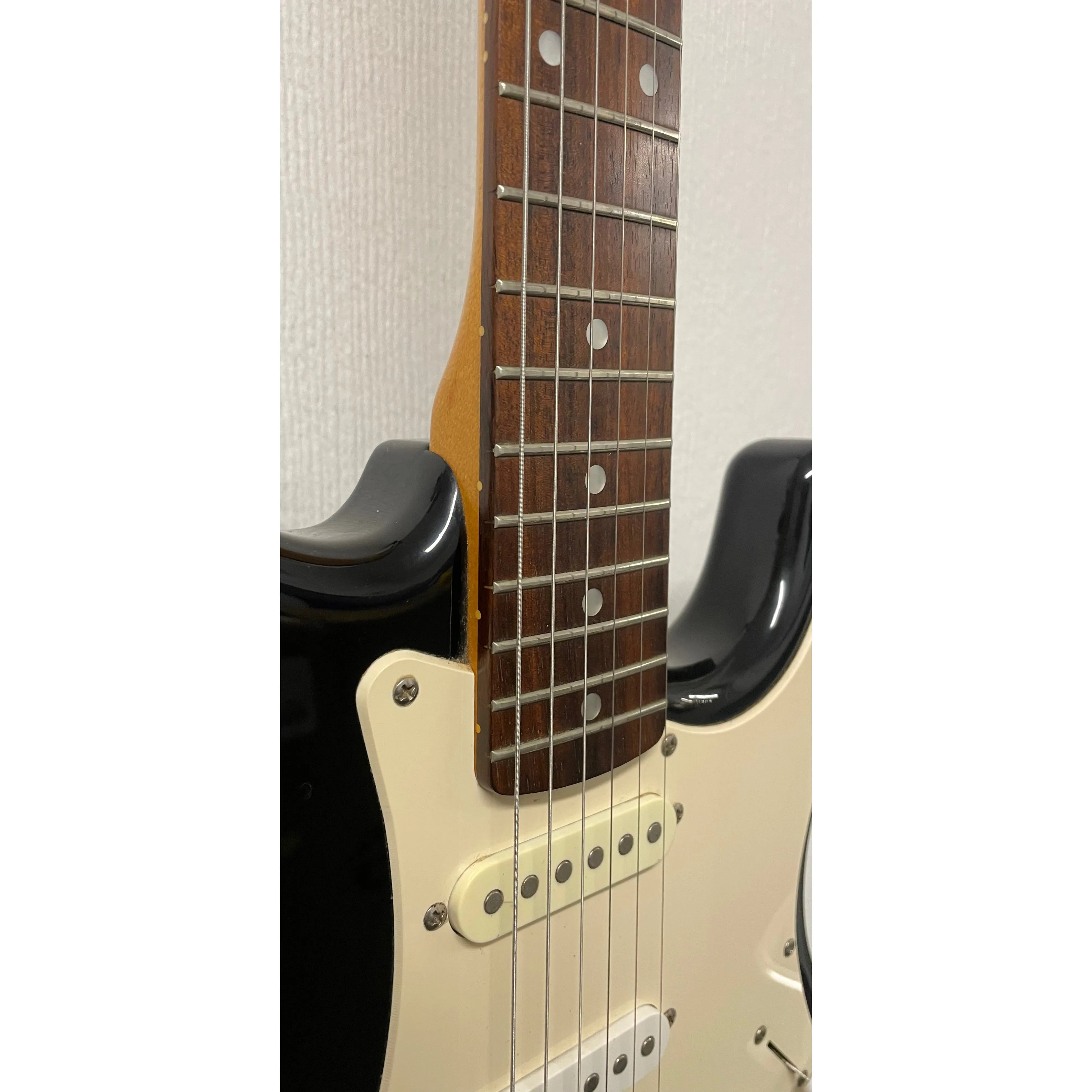 Squier Affinity Stratocaster Electric Guitar in Black Pre-Owned