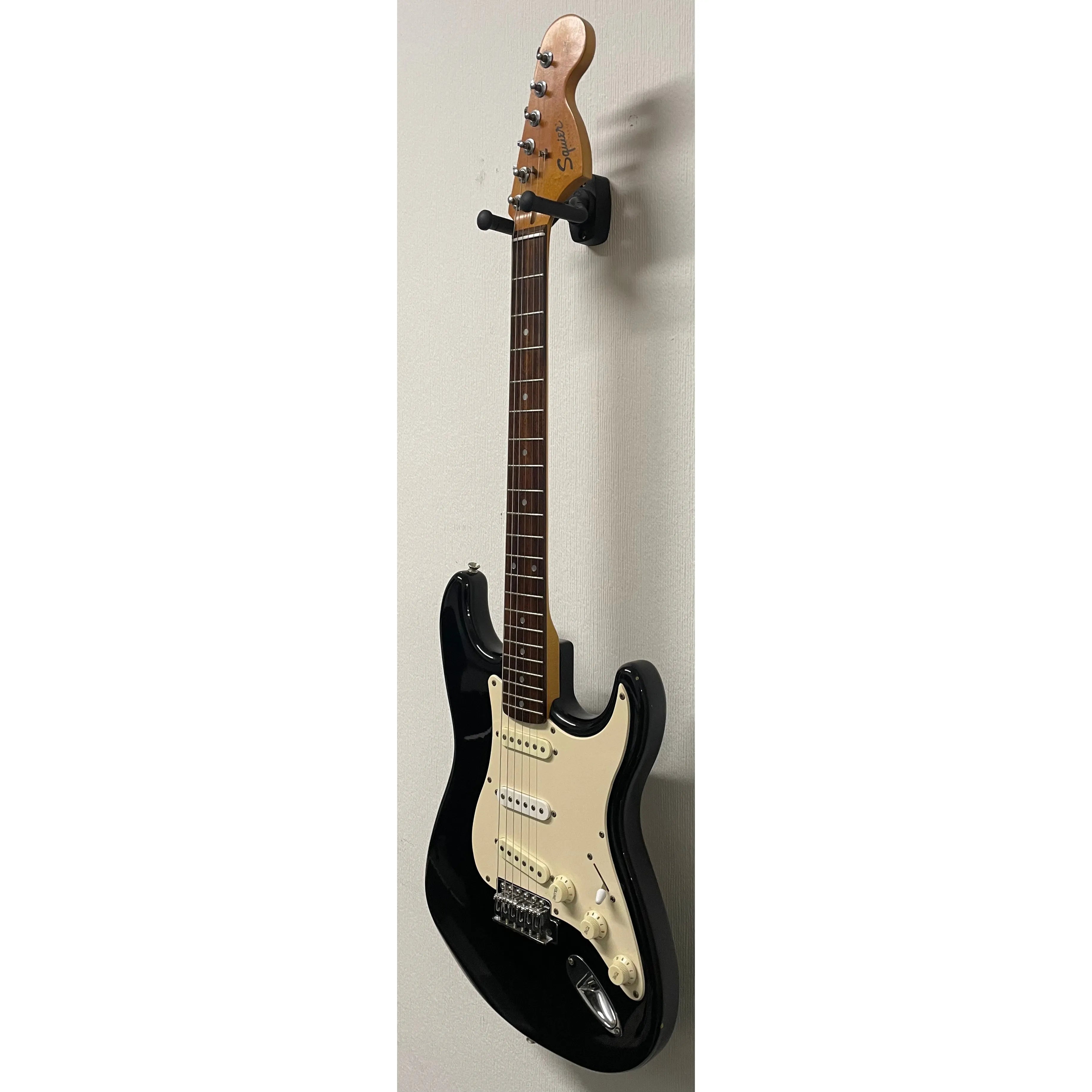 Squier Affinity Stratocaster Electric Guitar in Black Pre-Owned