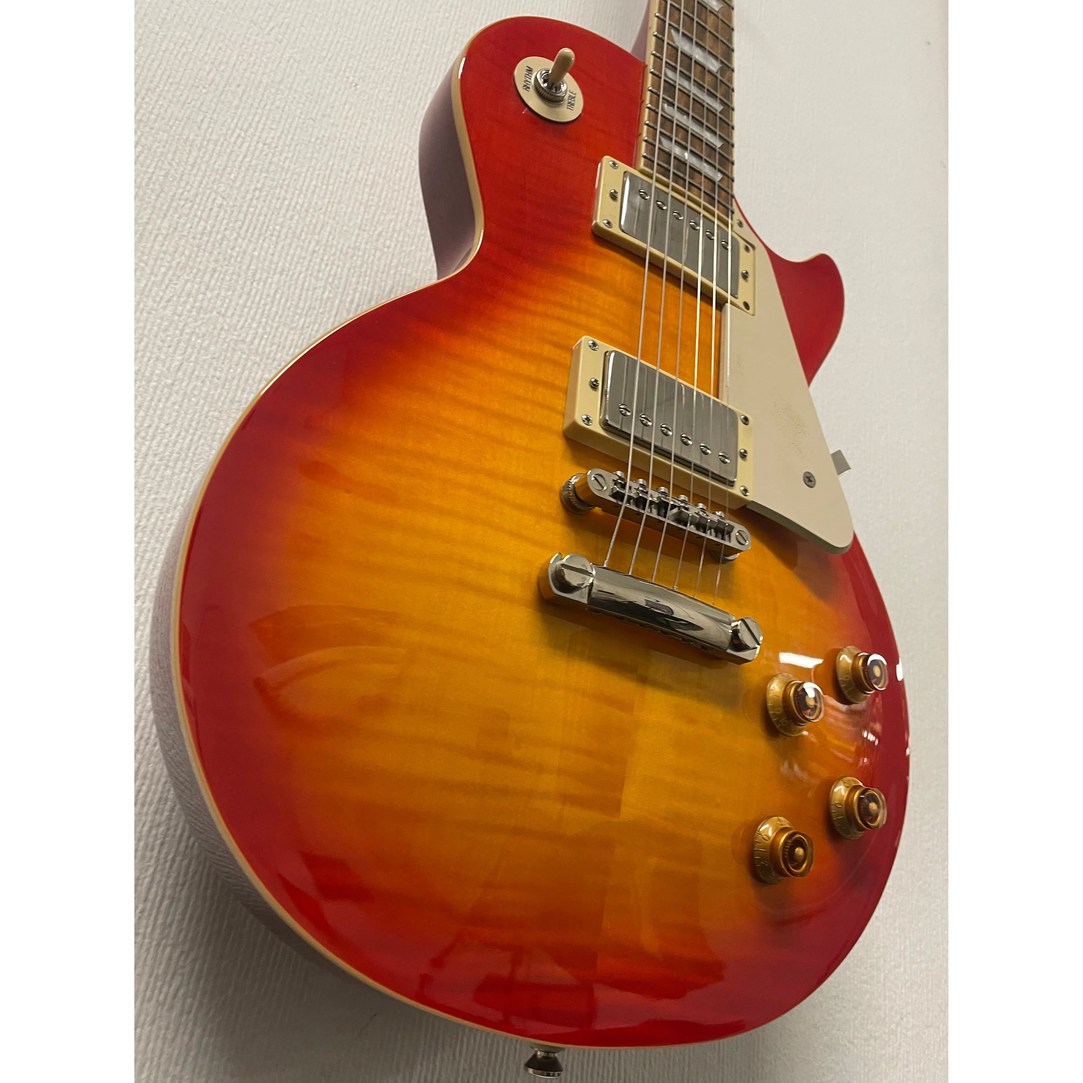 Epiphone Standard Pro Les Paul Plus Top Pro in Sunburst with Original Hardcase Pre-owned