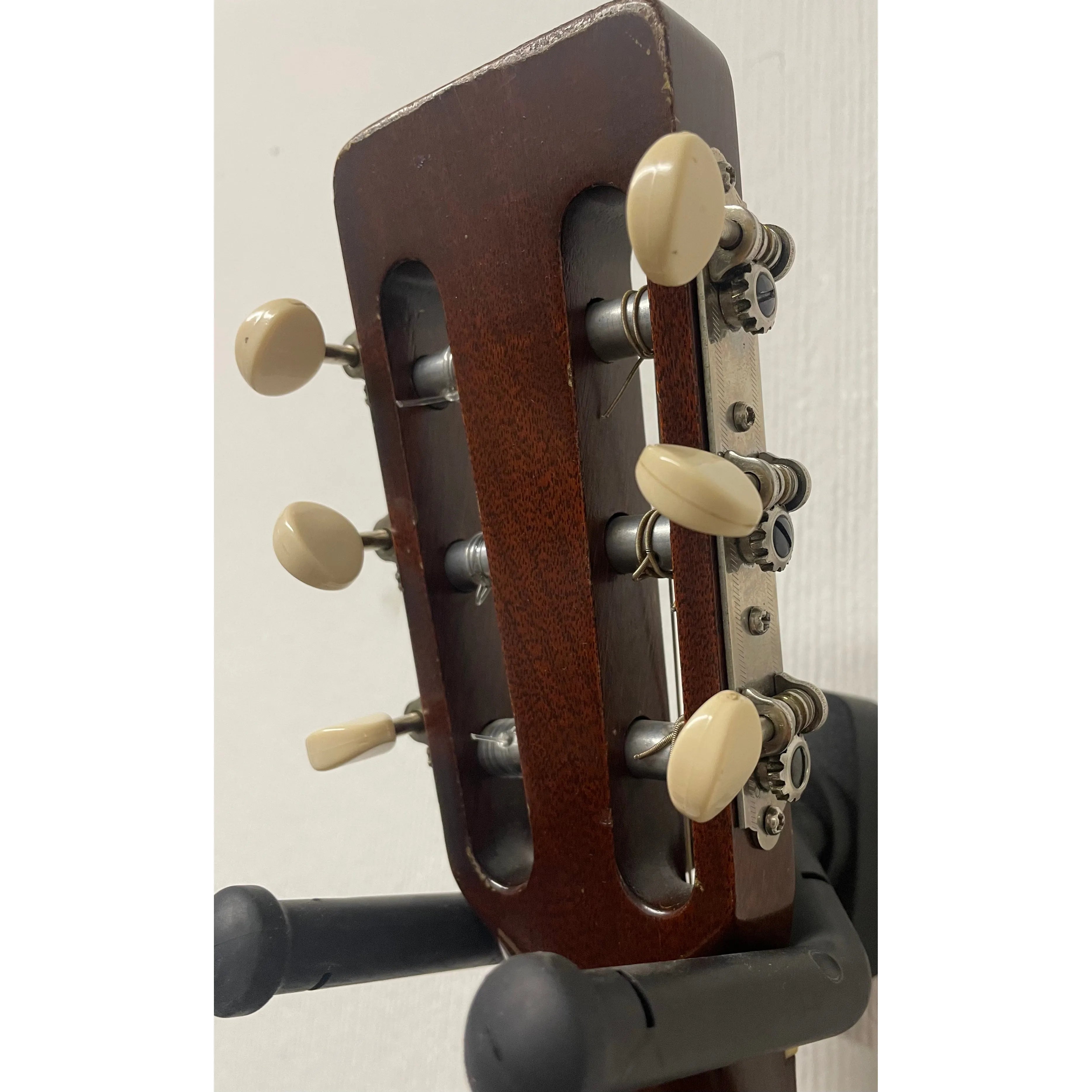 Martin 00-18C Classical Guitar with Electronics and Hardcase, 1962, Pre-Owned