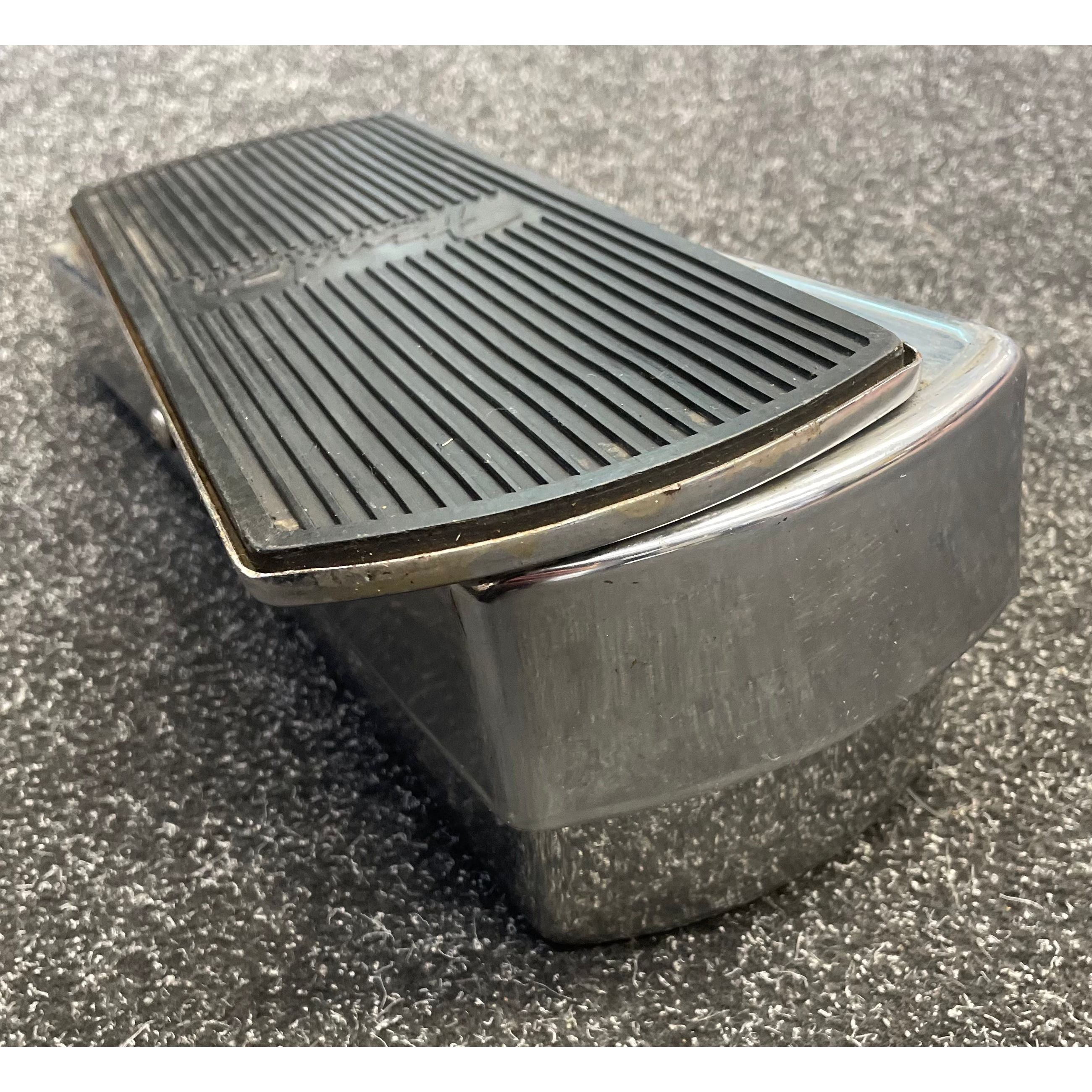 Fender Swell Vintage Volume Expression Pedal in Chrome Pre-Owned