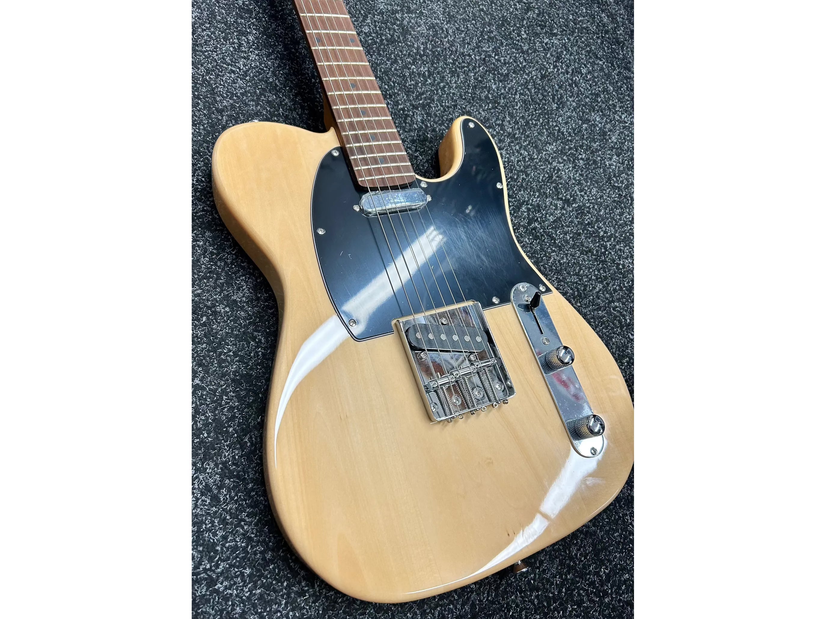 Northstar Electric Guitar Single Cut, in Natural